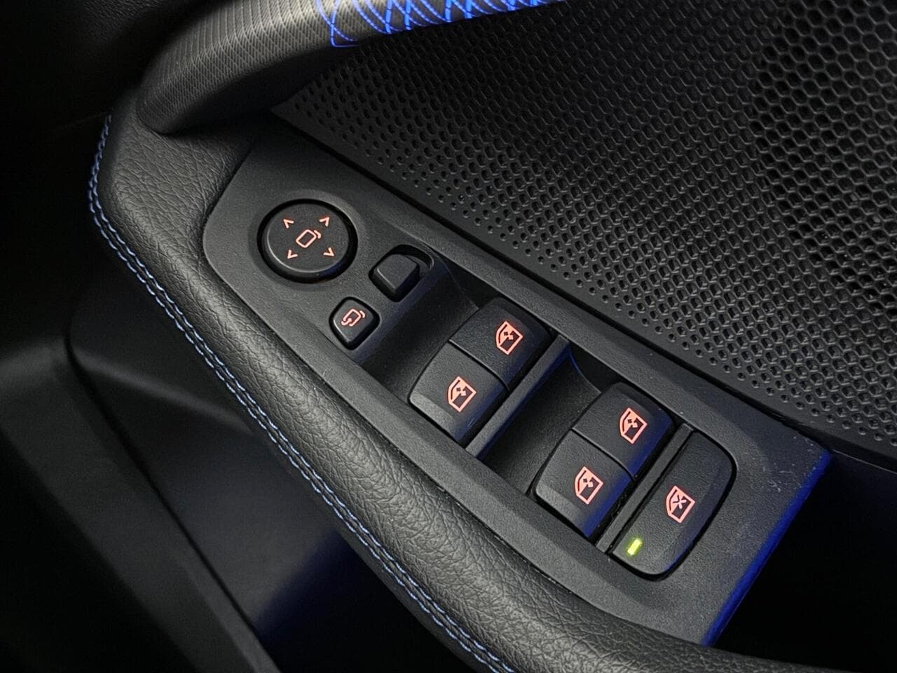 BMW 1 Series thumbnail Misc Controls