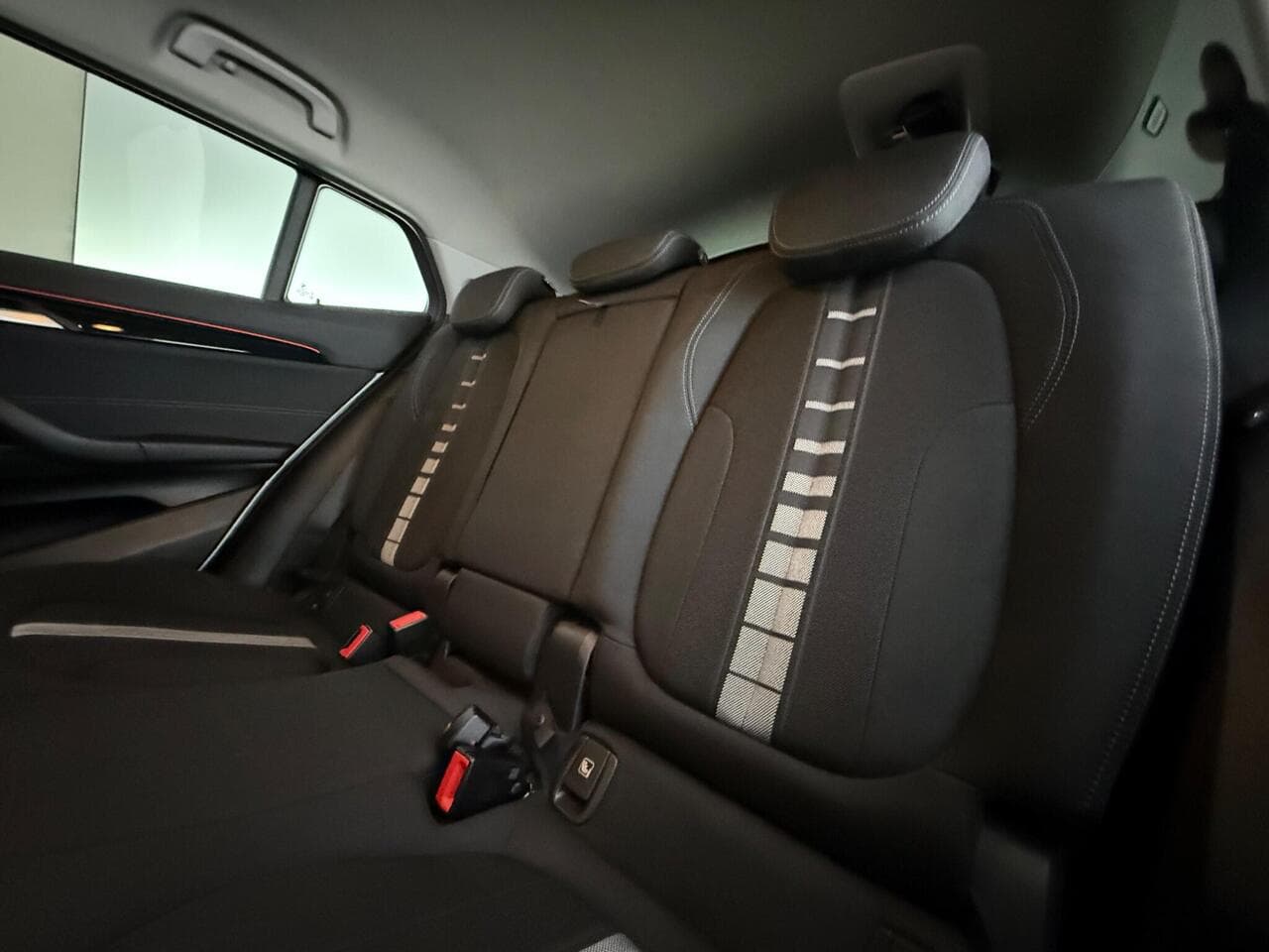 BMW X2 thumbnail Seats Rear