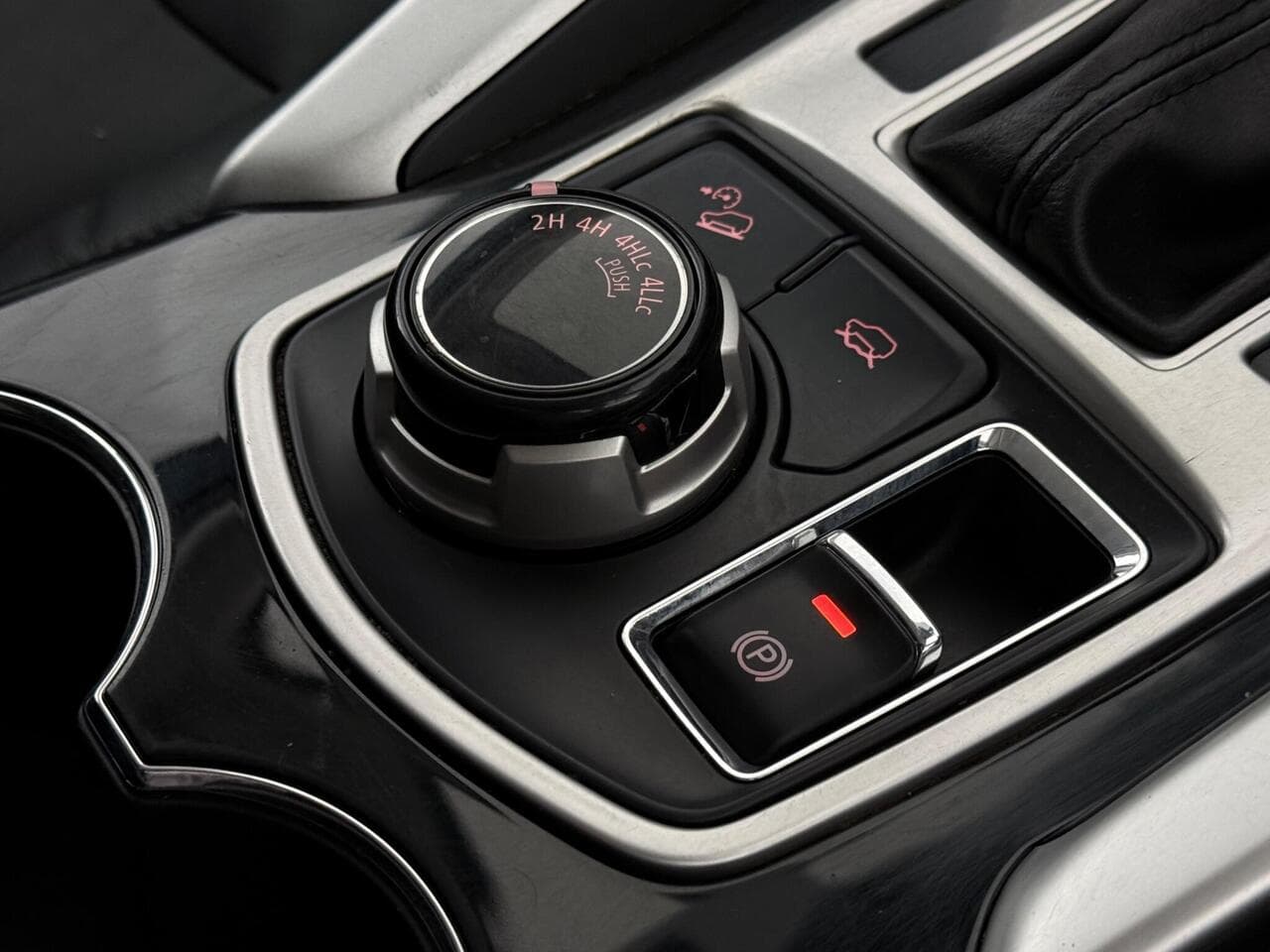 Mitsubishi Shogun Sport thumbnail Misc Controls