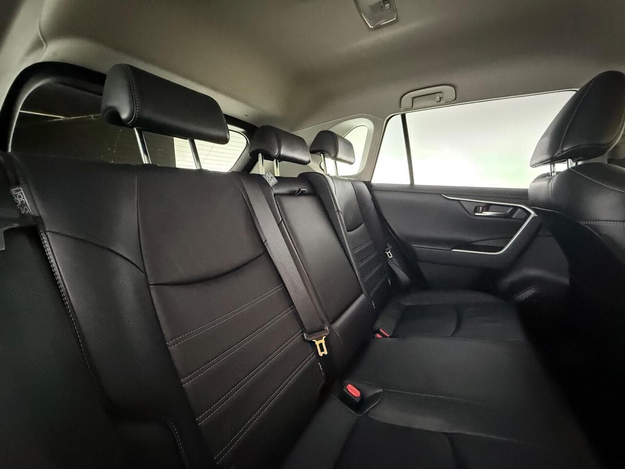 Toyota RAV4 thumbnail Seats Rear