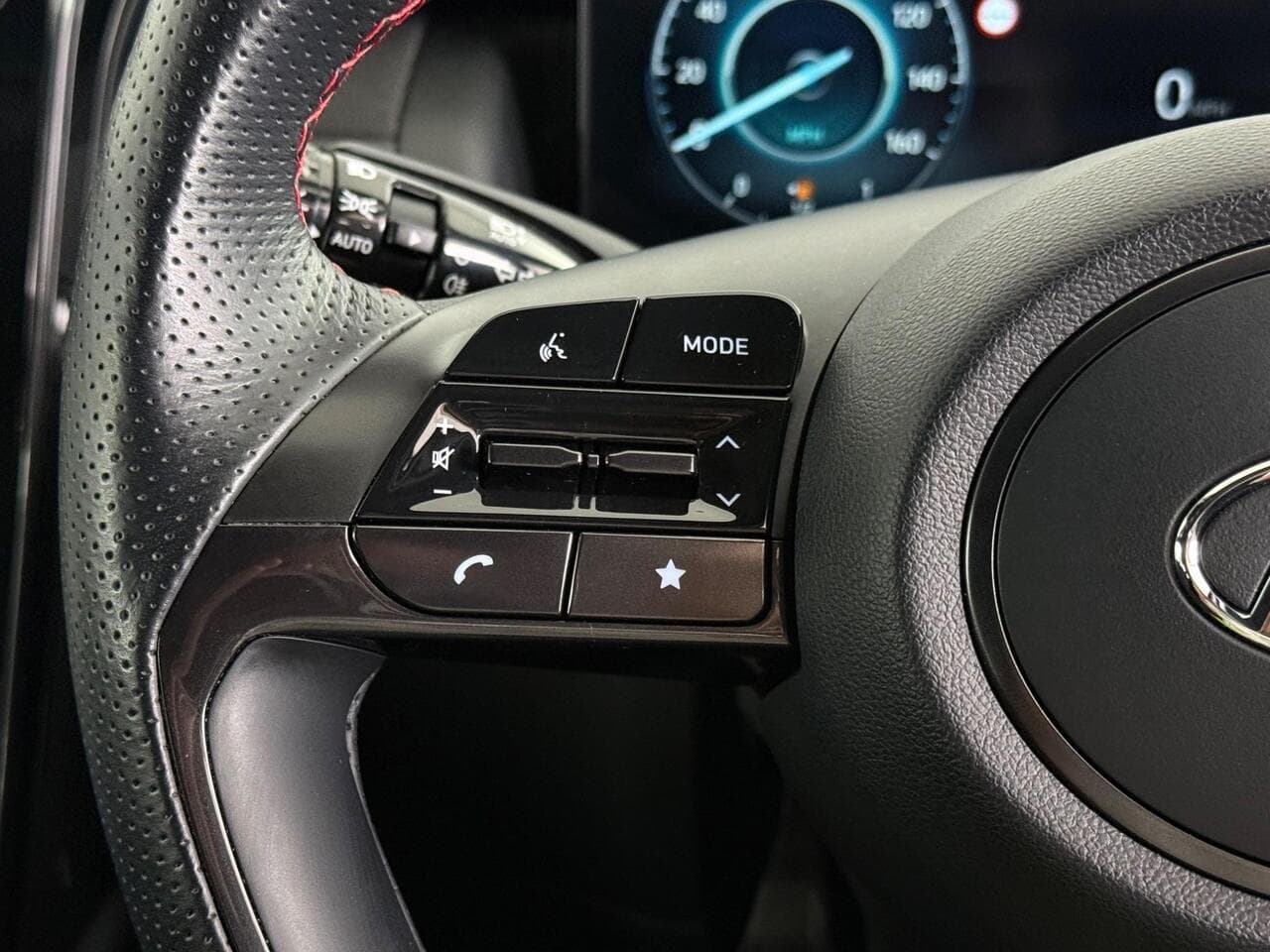 Hyundai TUCSON thumbnail Misc Controls