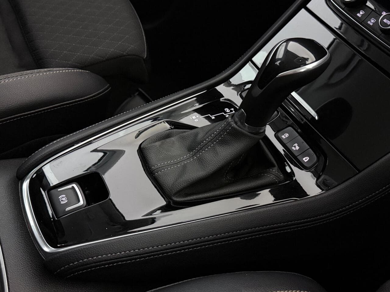Vauxhall Grandland X thumbnail Interior Front