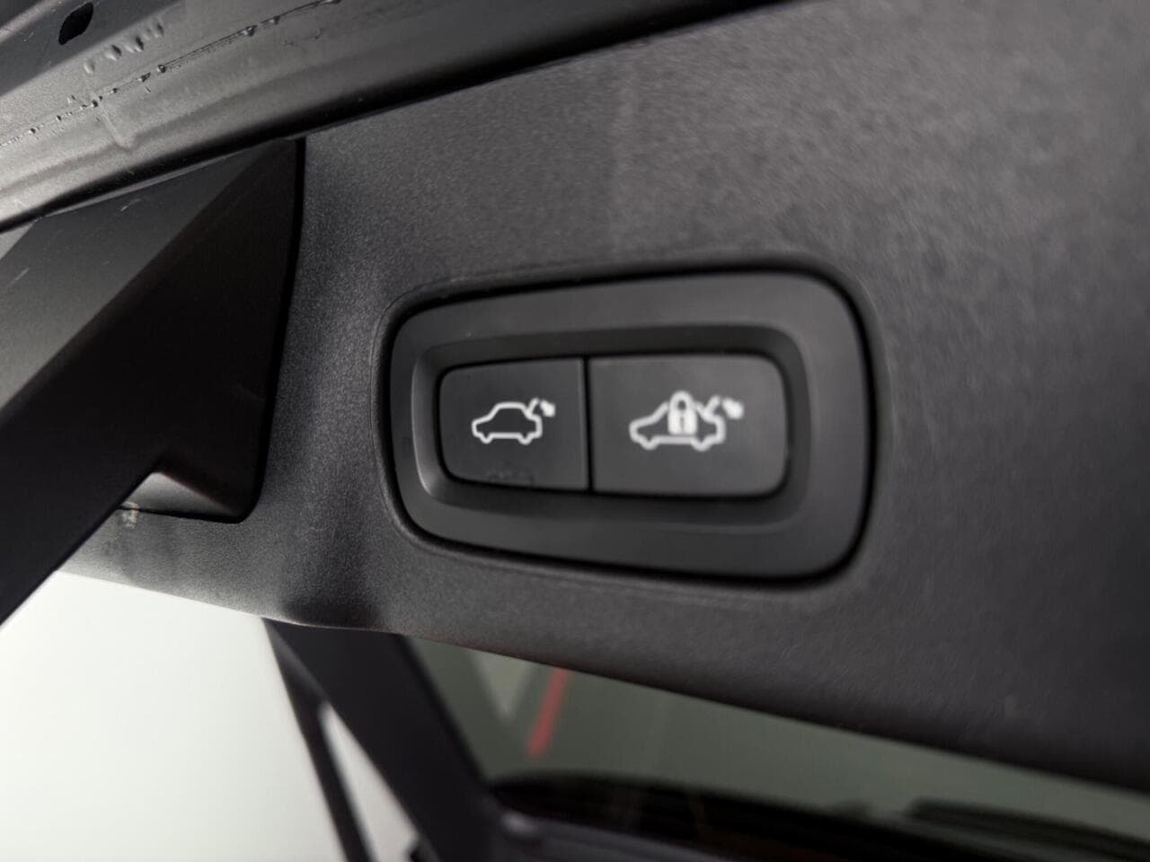 Volvo V90 thumbnail Misc Controls