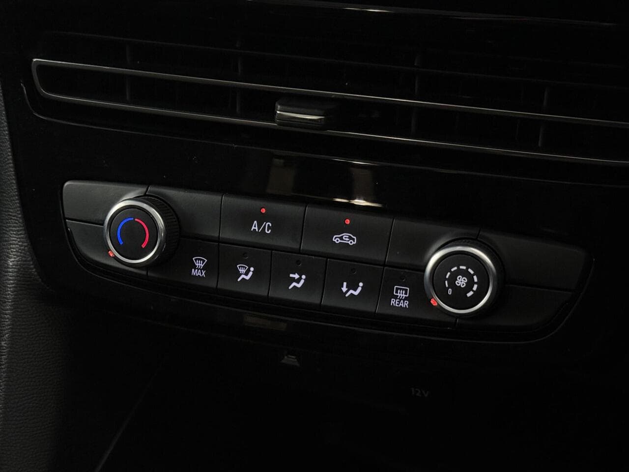 Vauxhall Mokka thumbnail Misc Controls