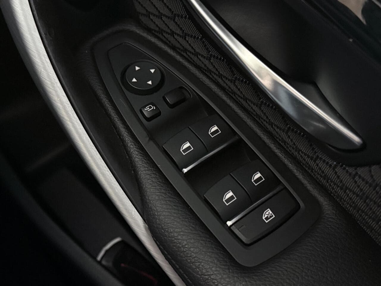 BMW 3 Series thumbnail Misc Controls