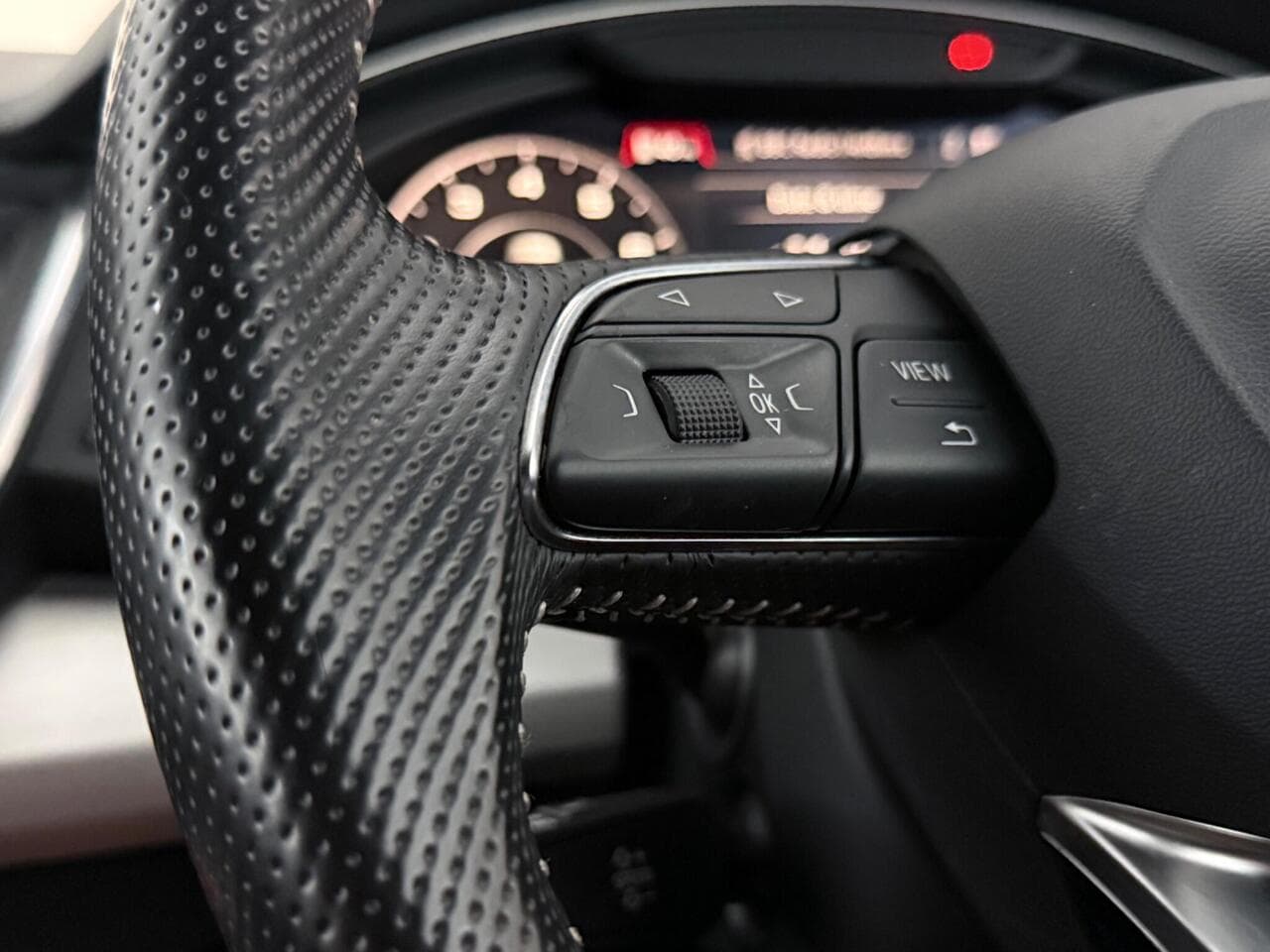Audi Q5 thumbnail Misc Controls