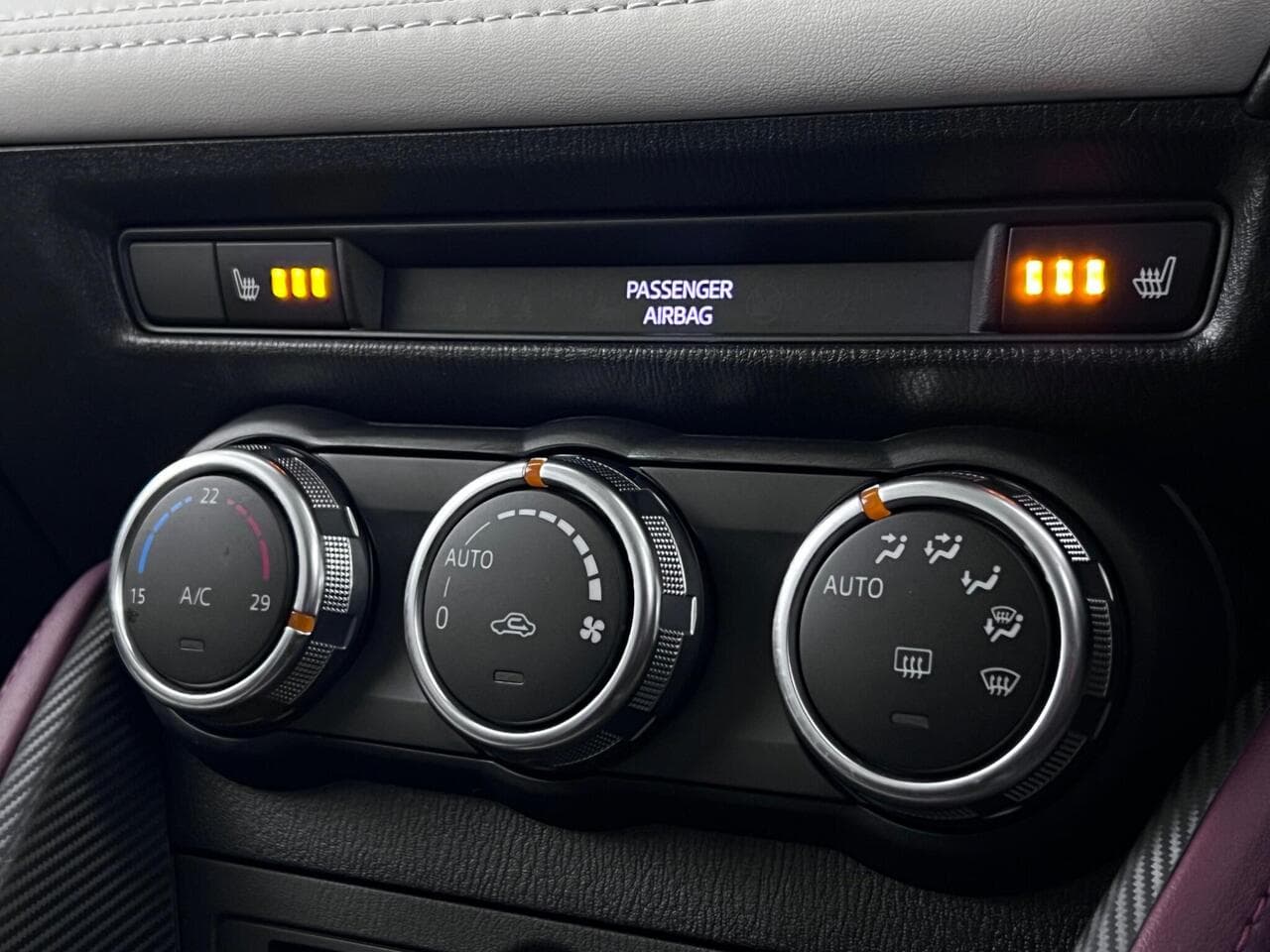 Mazda CX-3 thumbnail Interior Front