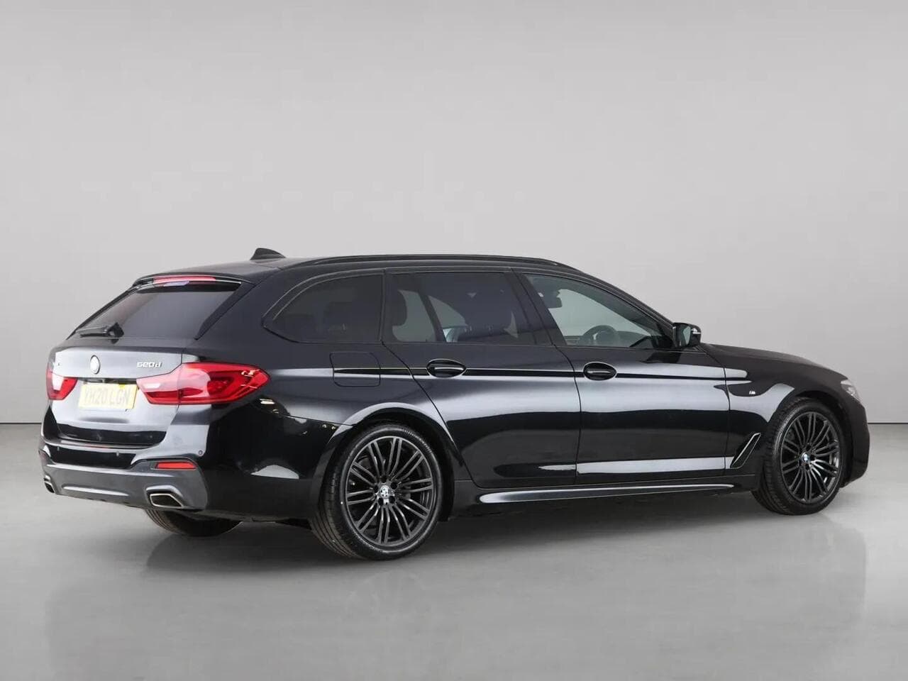 BMW 5 Series thumbnail Side Right