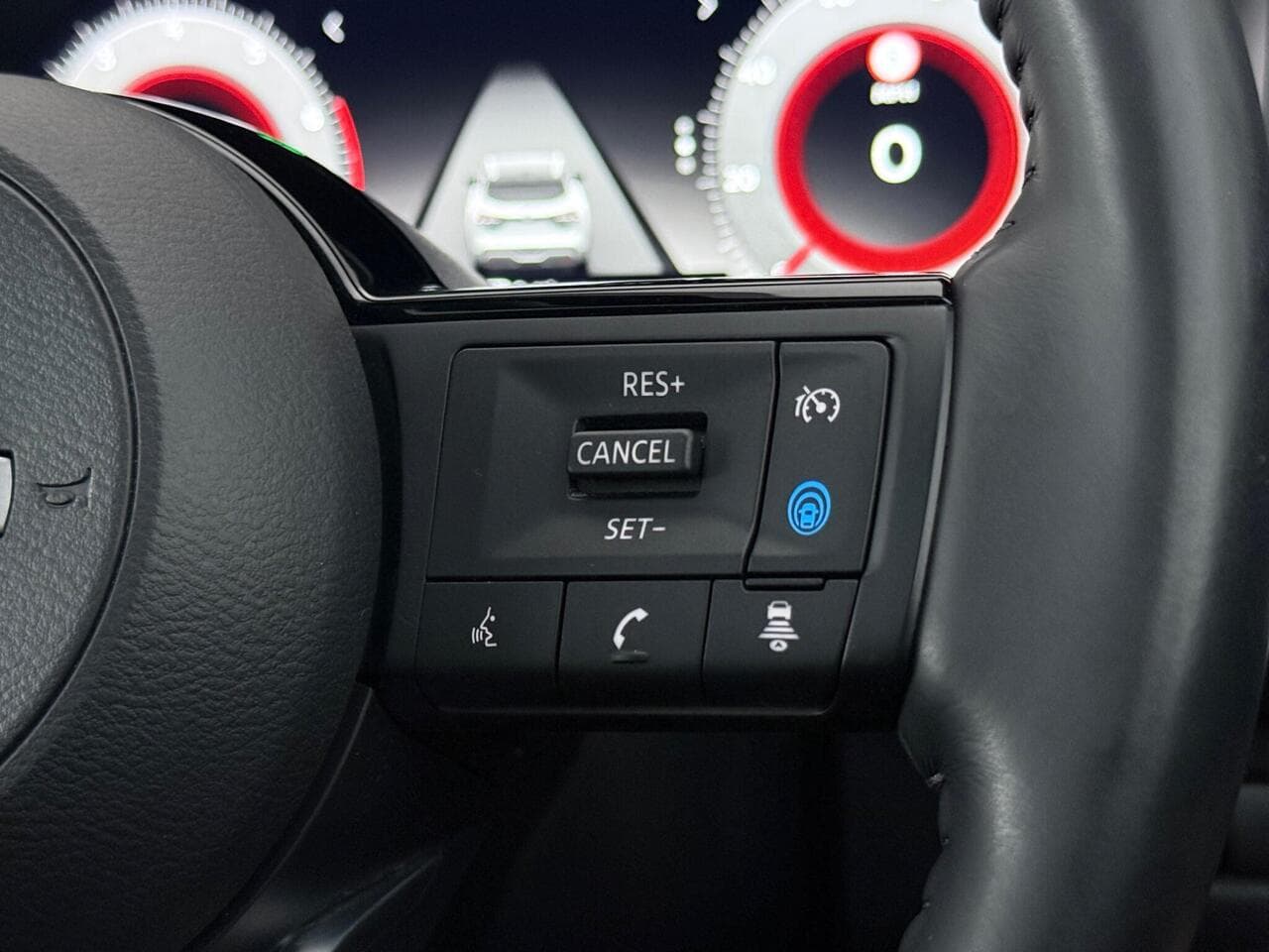 Nissan Qashqai thumbnail Misc Controls
