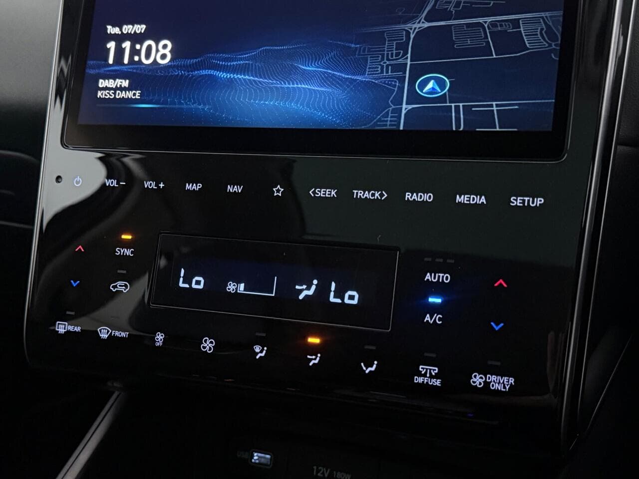 Hyundai TUCSON thumbnail Infotainment System