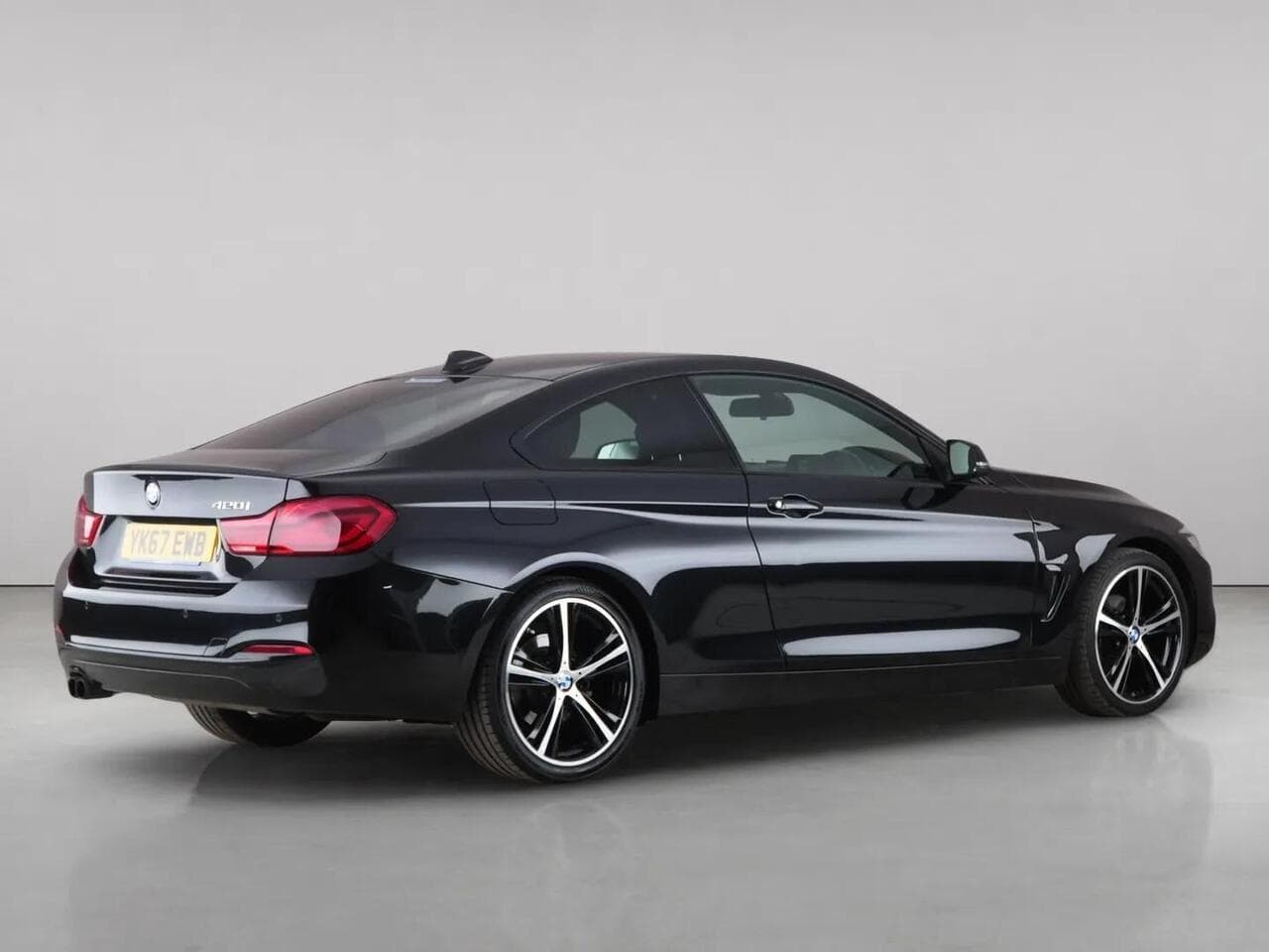 BMW 4 Series thumbnail Side Right