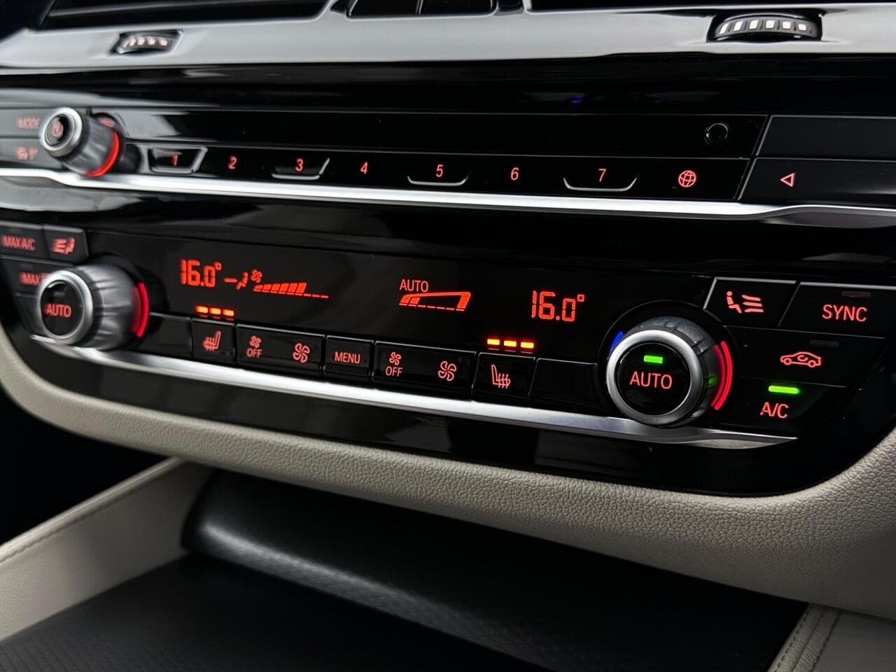 BMW 5 Series thumbnail Infotainment System