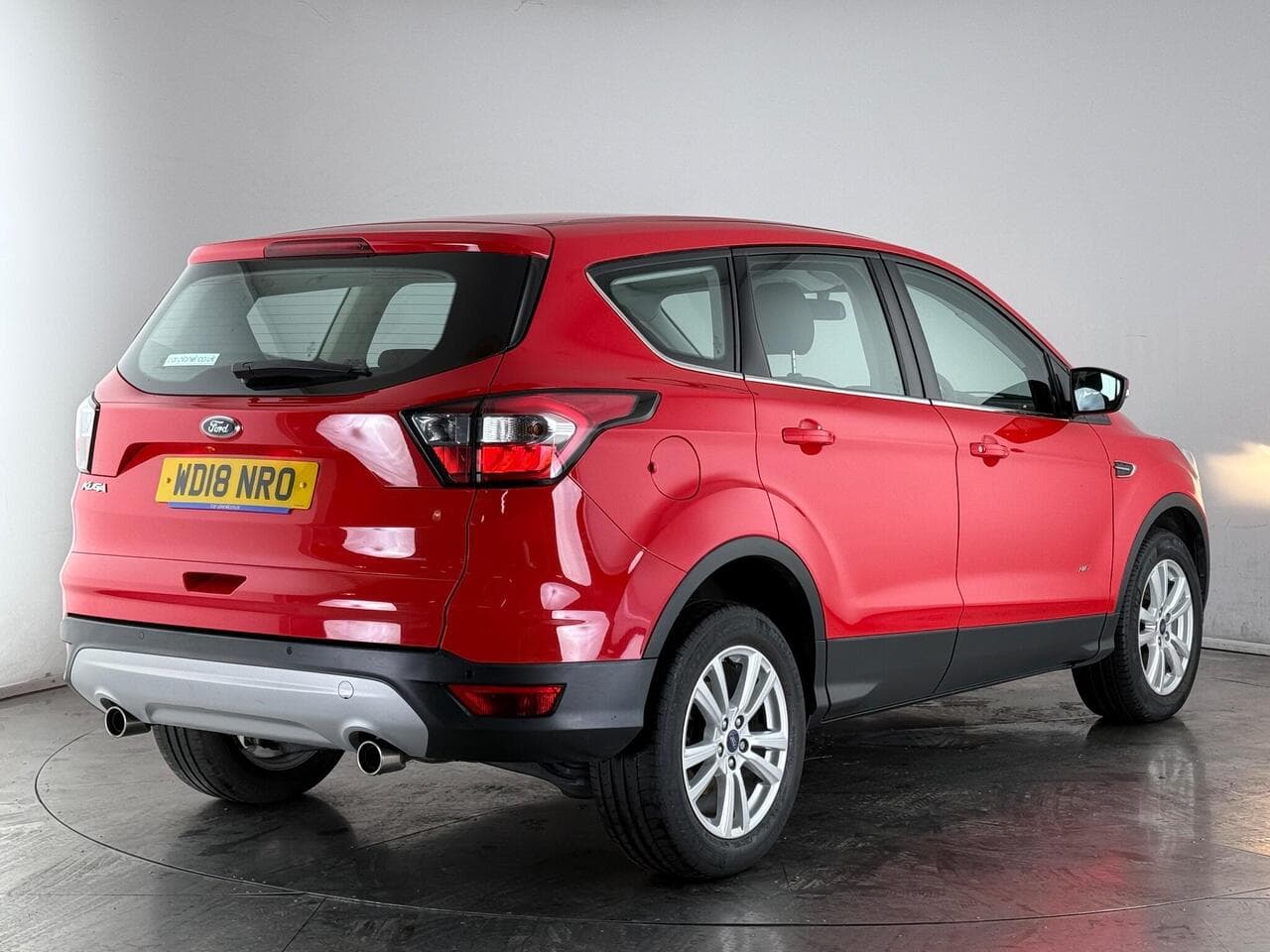 Ford Kuga thumbnail Rear Right