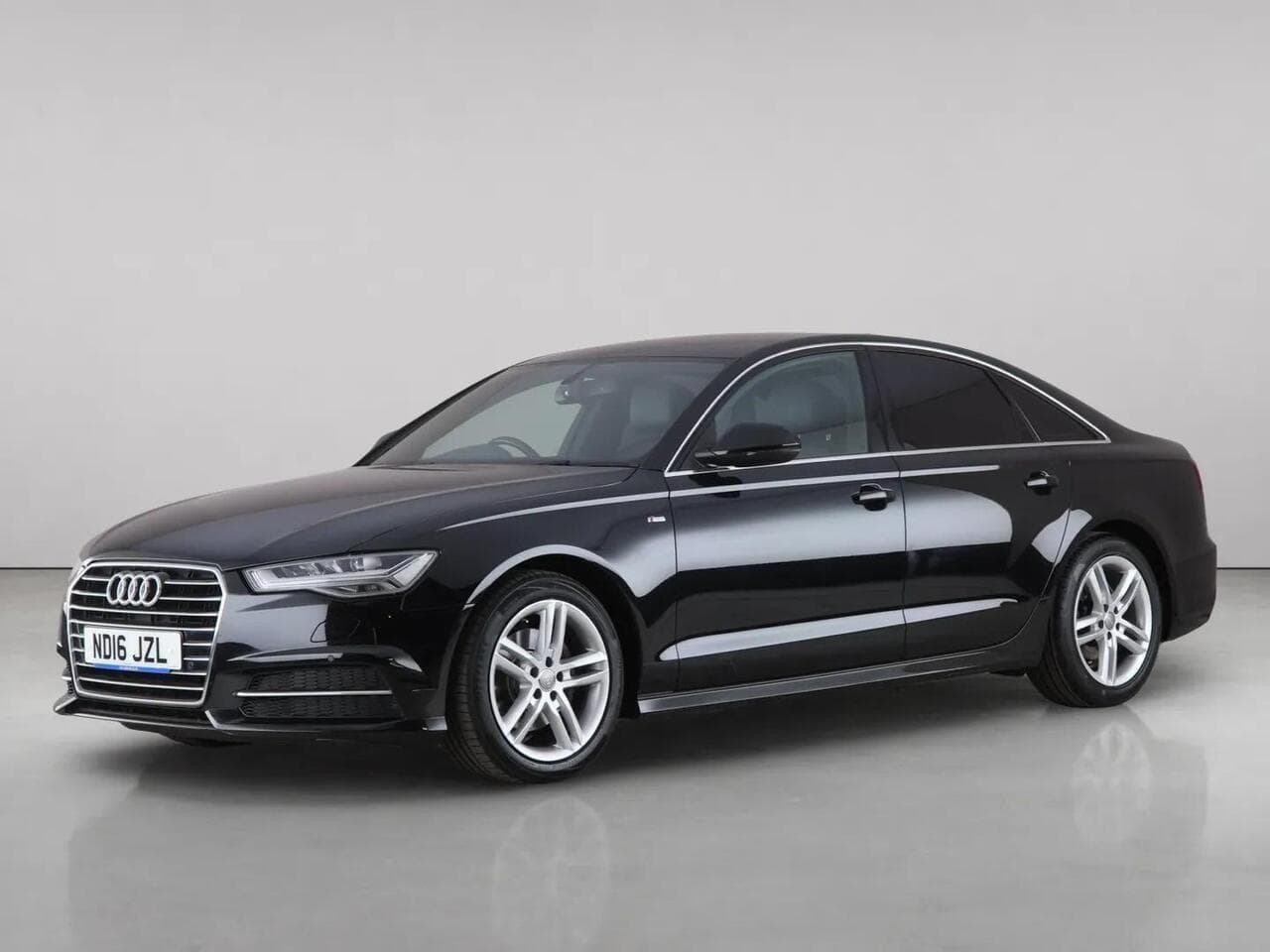 Audi A6 Saloon thumbnail Front Left