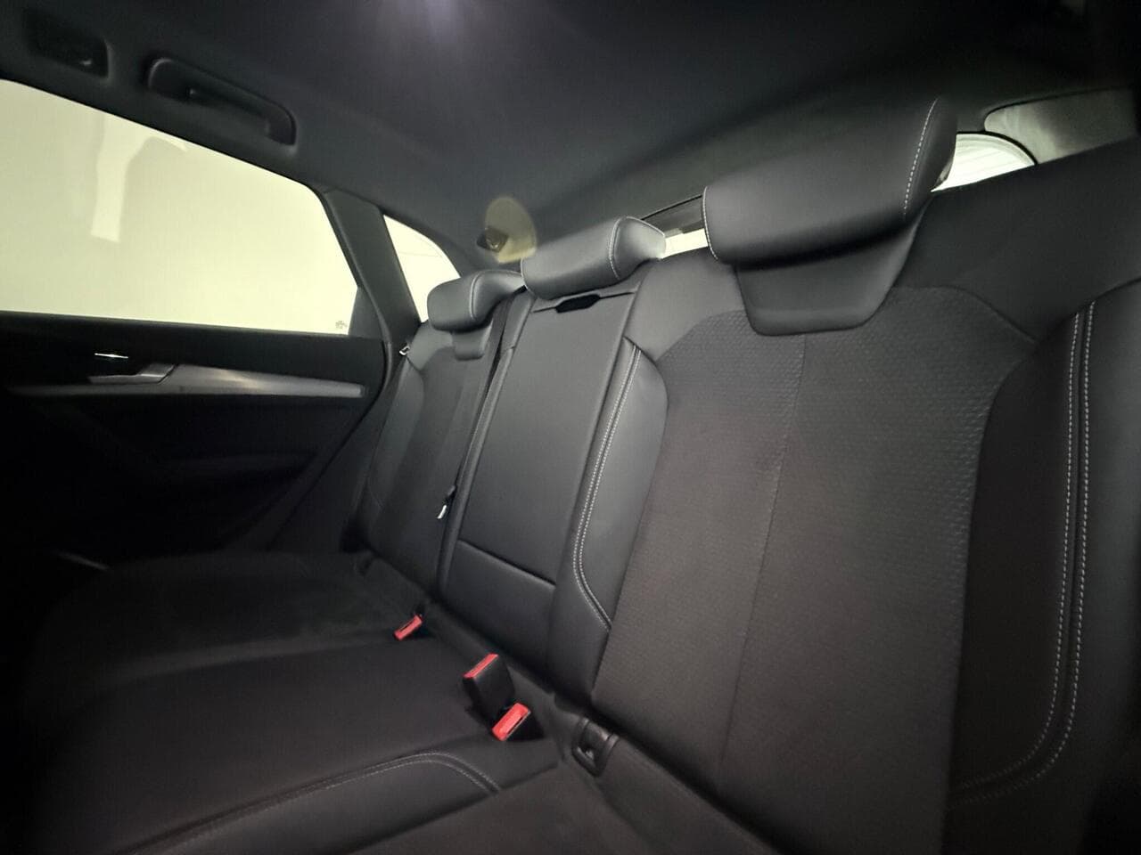 Audi Q5 thumbnail Seats Rear