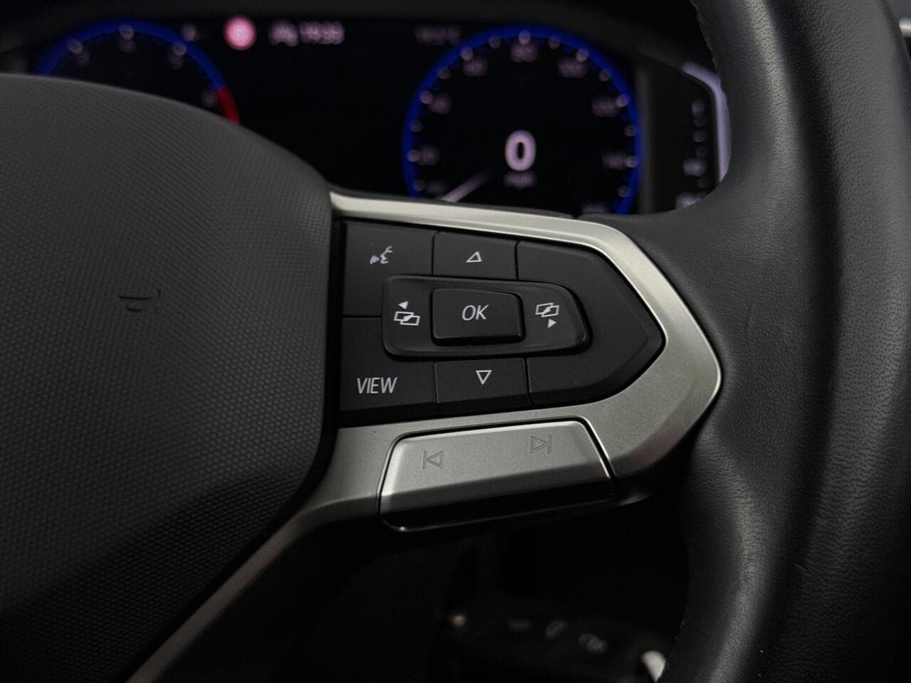 Volkswagen T-Roc thumbnail Misc Controls