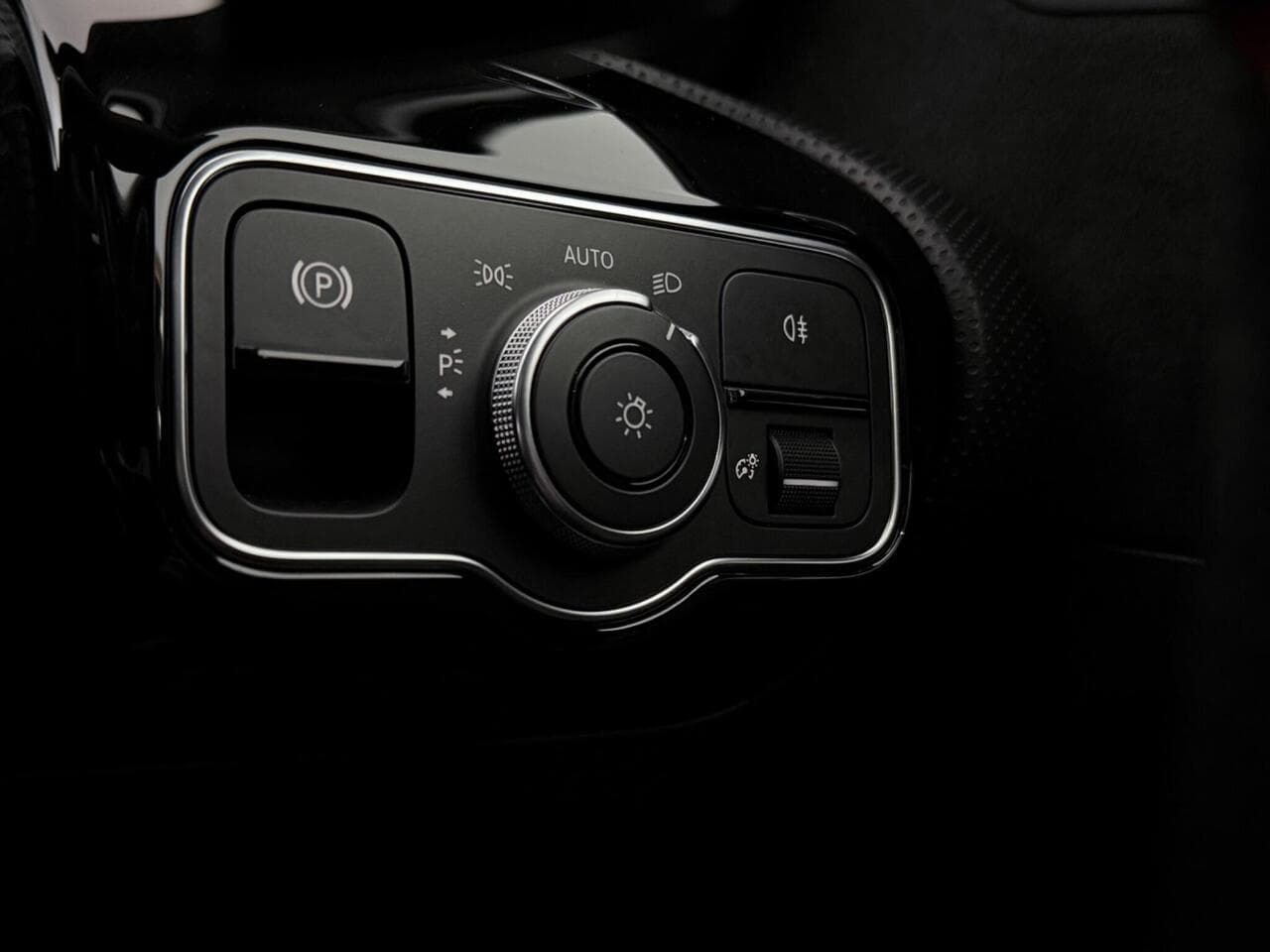 Mercedes-Benz A Class thumbnail Misc Controls