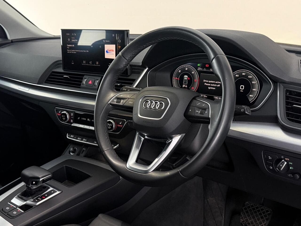 Audi Q5 thumbnail Steering Wheel