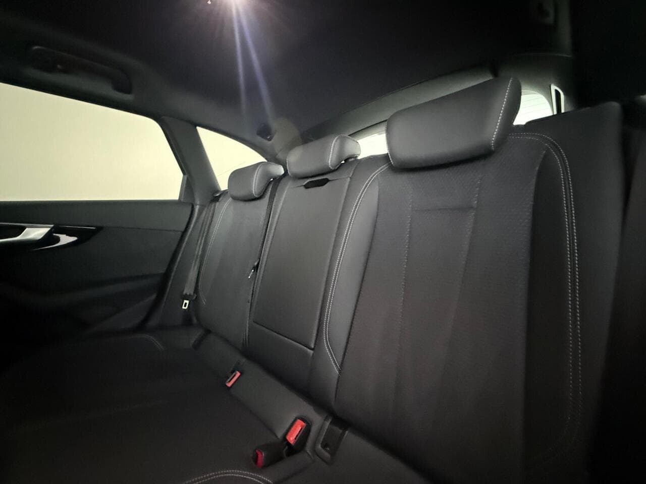 Audi A4 Avant thumbnail Seats Rear