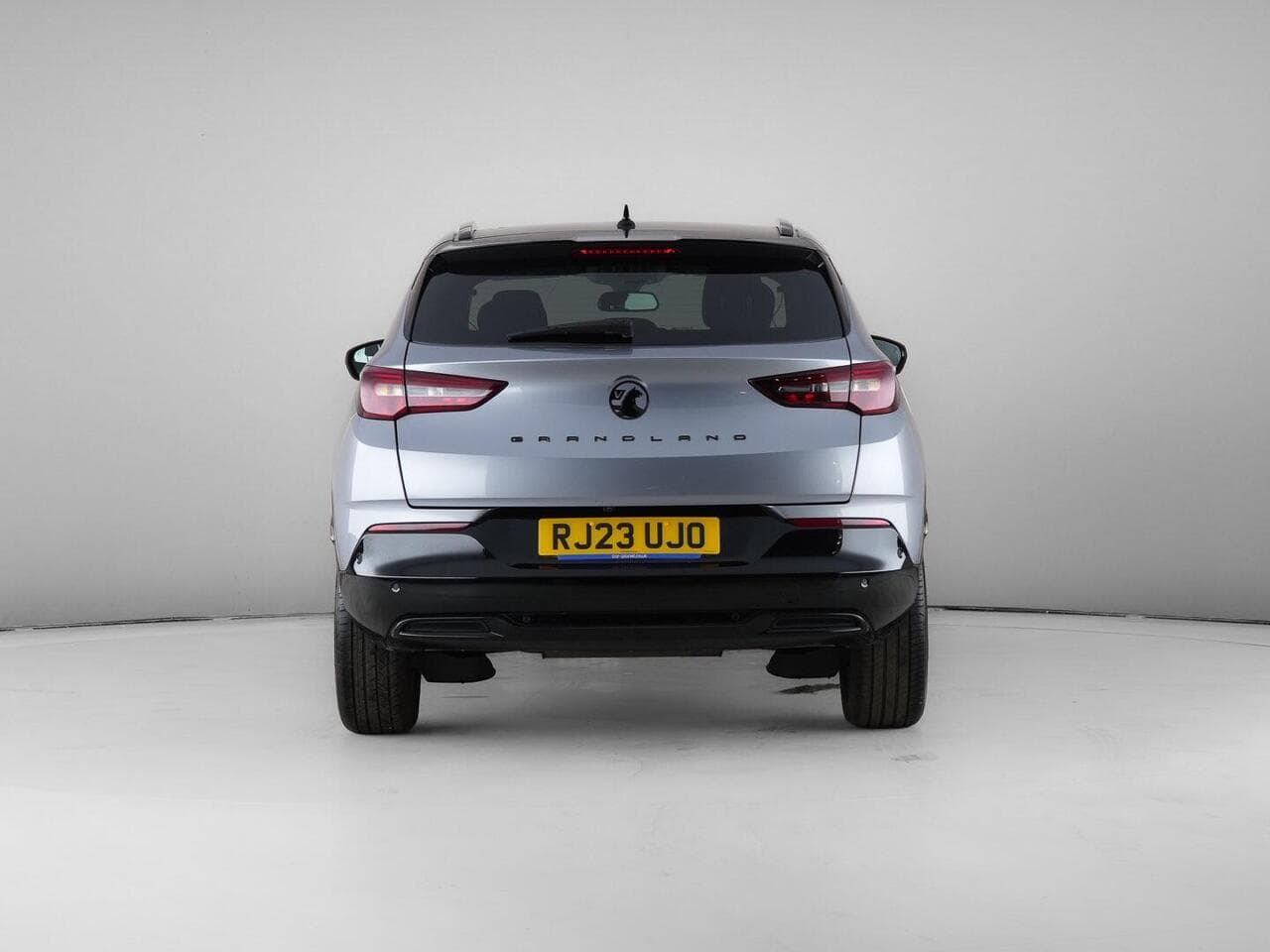 Vauxhall Grandland thumbnail Rear