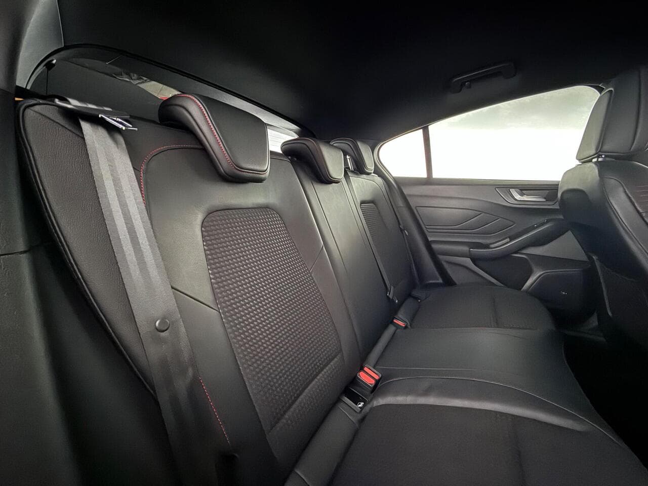 Ford Focus thumbnail Seats Rear