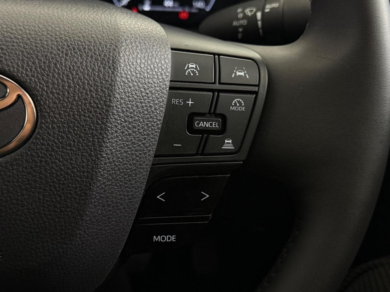 Toyota C-HR thumbnail Misc Controls