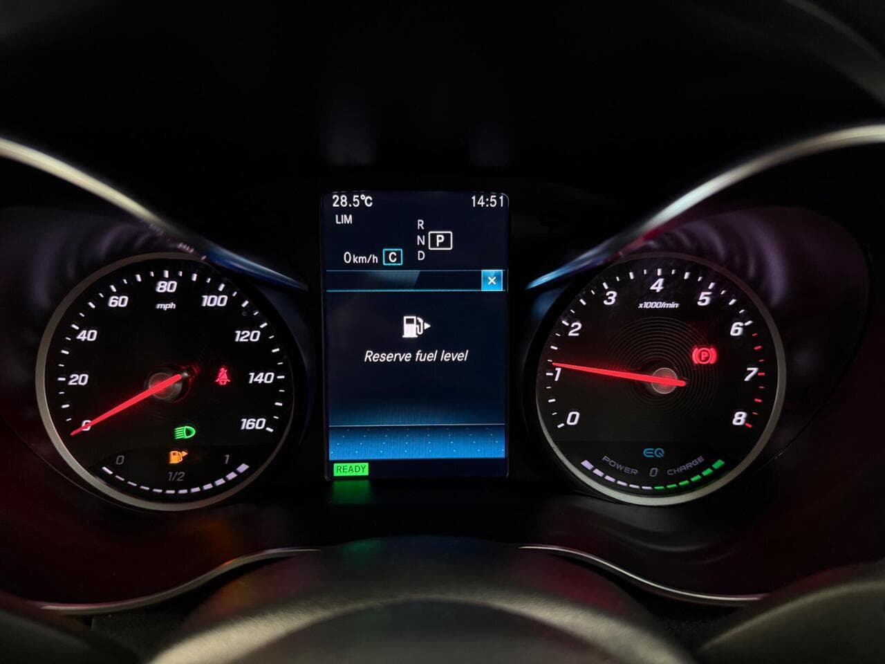 Mercedes-Benz C Class thumbnail Driver Instruments