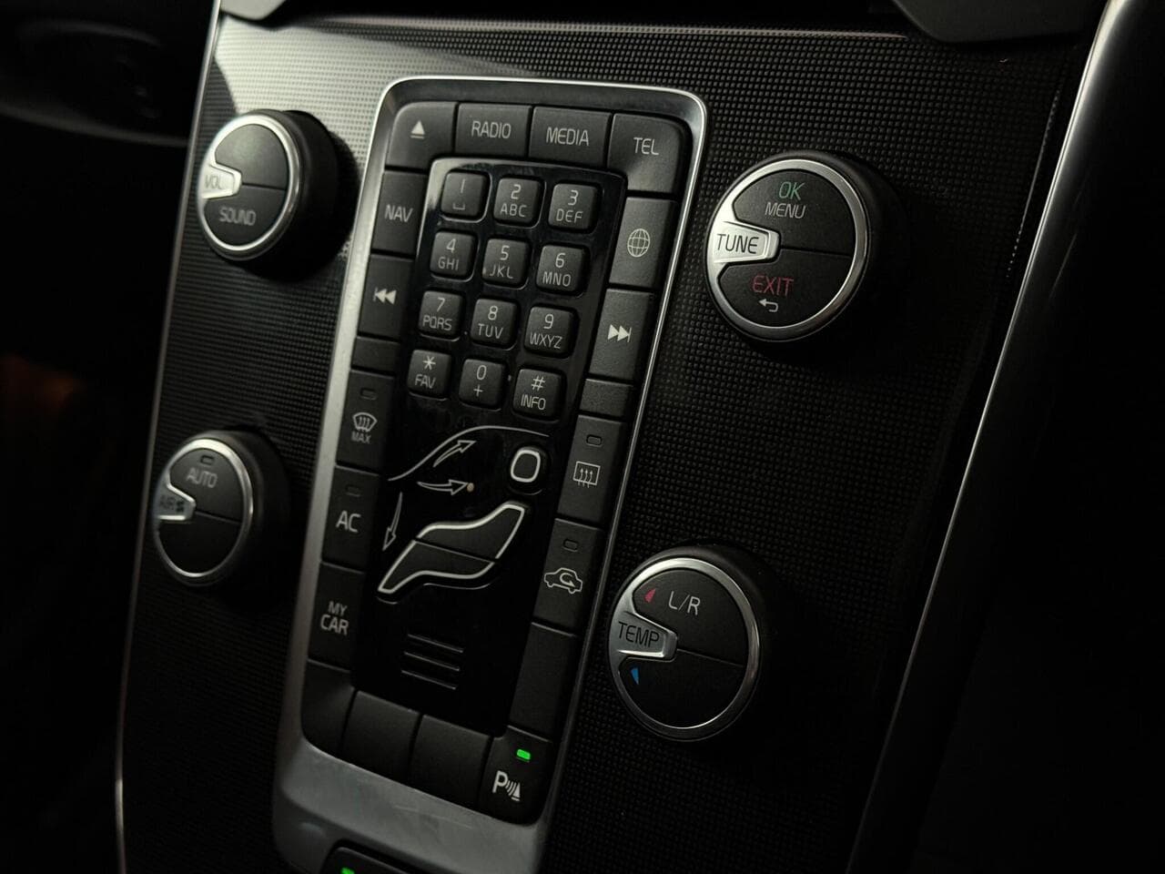 Volvo V40 thumbnail Misc Controls