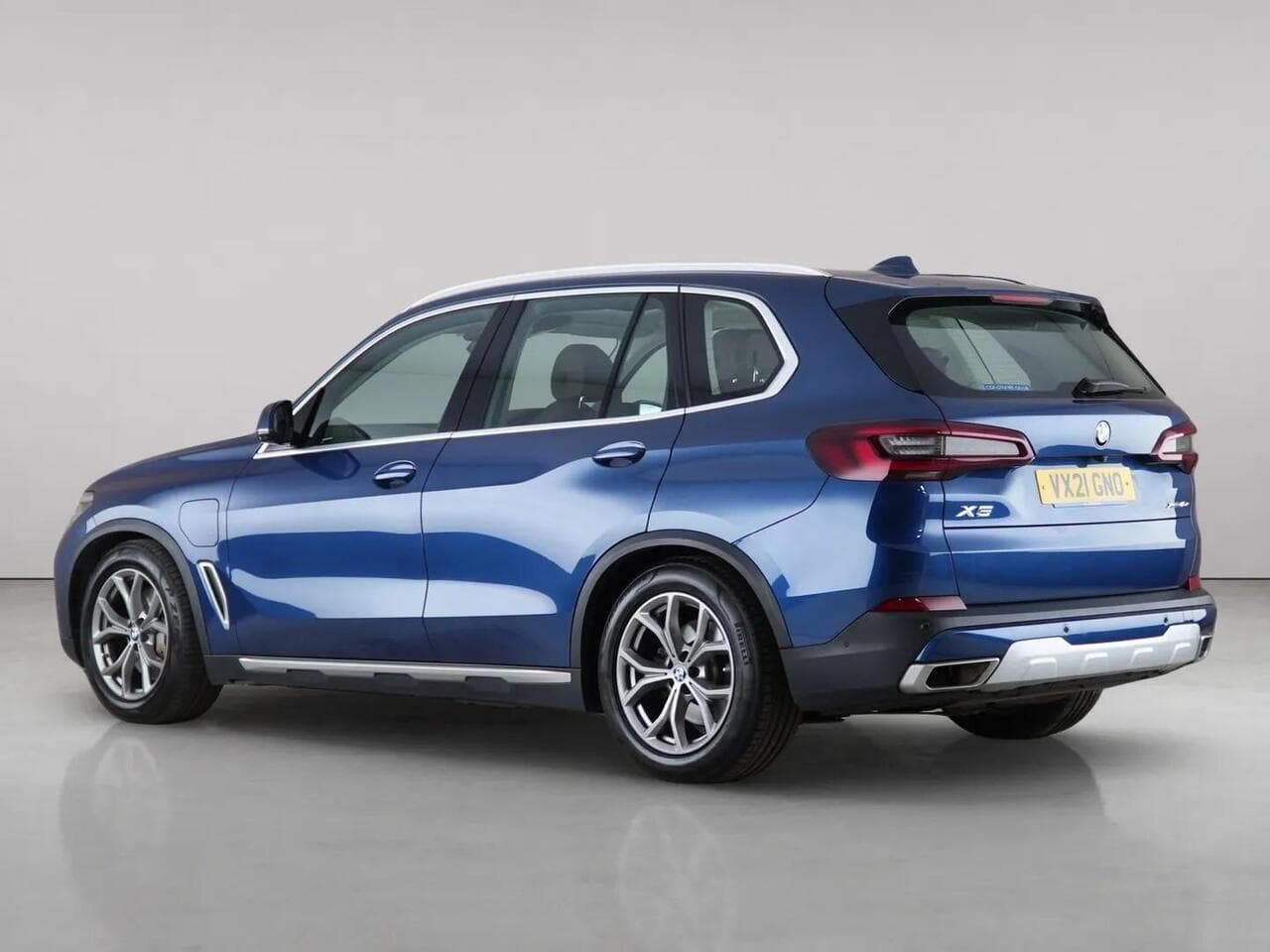 BMW X5 thumbnail Rear Left