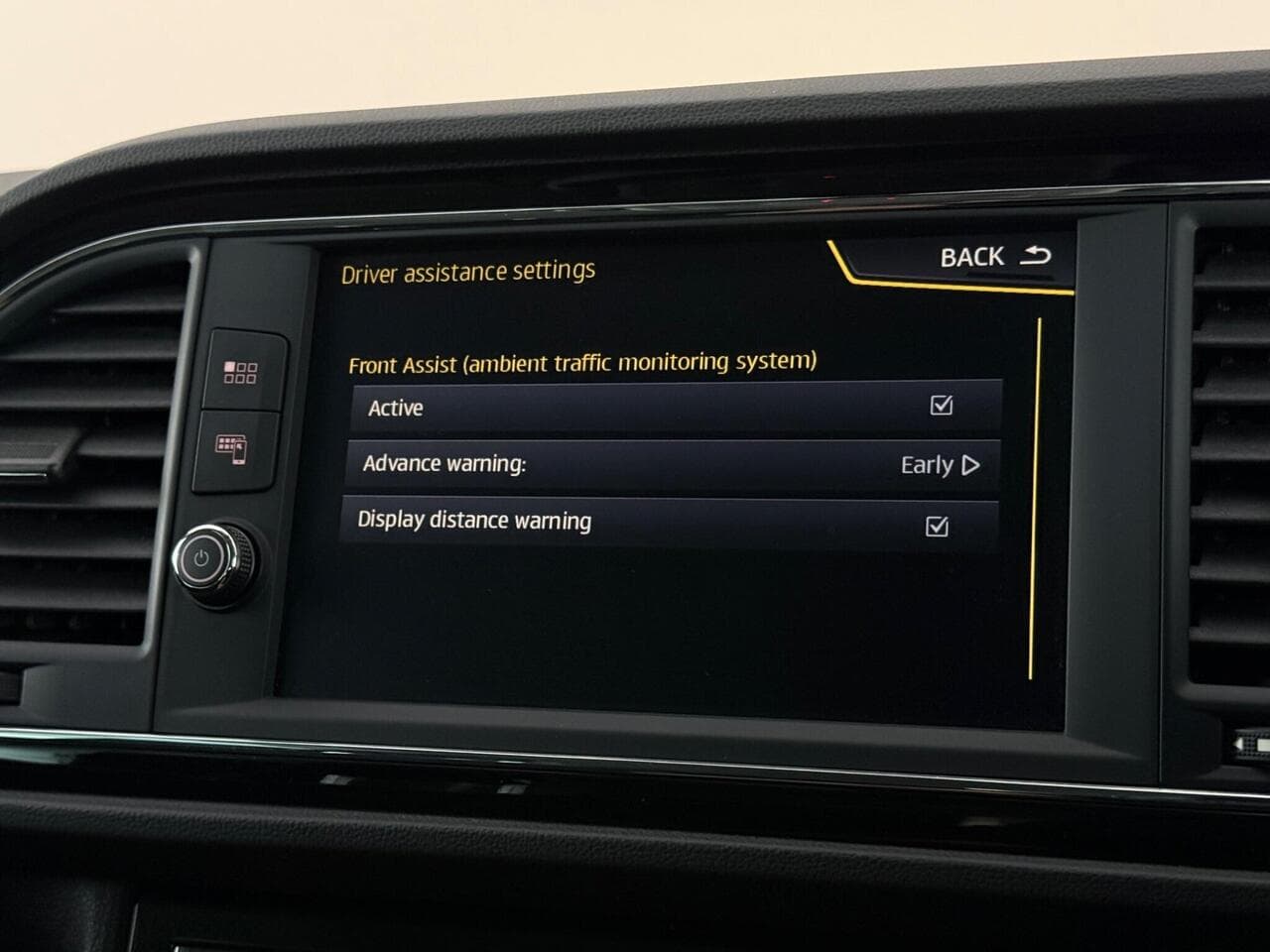 SEAT Leon thumbnail Infotainment System