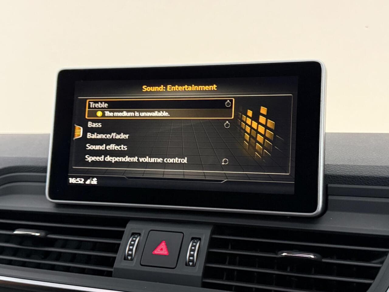 Audi Q5 thumbnail Infotainment System
