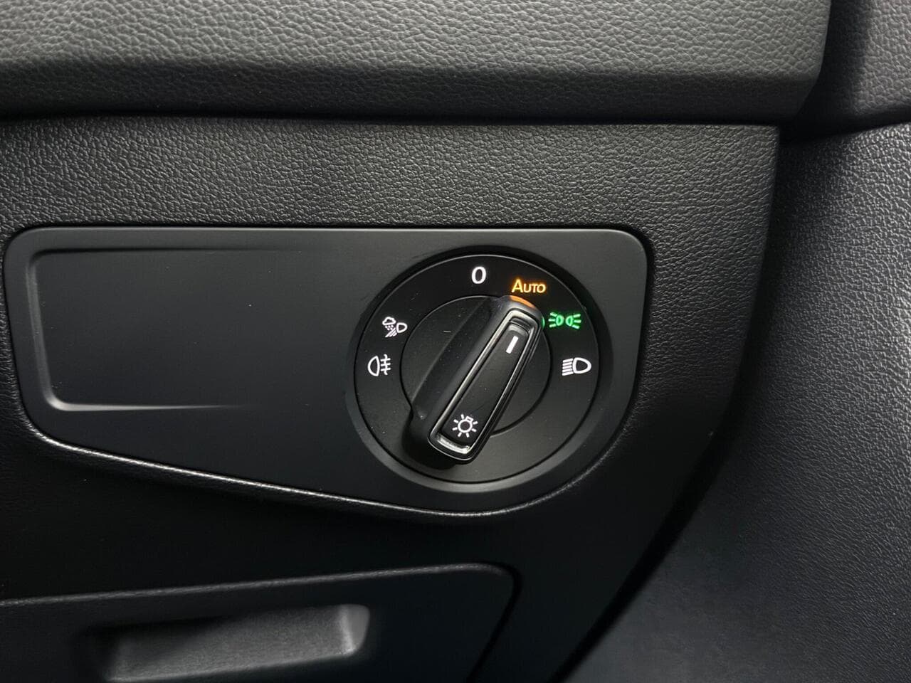 Volkswagen Tiguan thumbnail Misc Controls