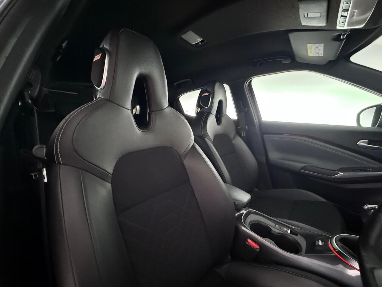 Nissan Juke thumbnail Seat Driver