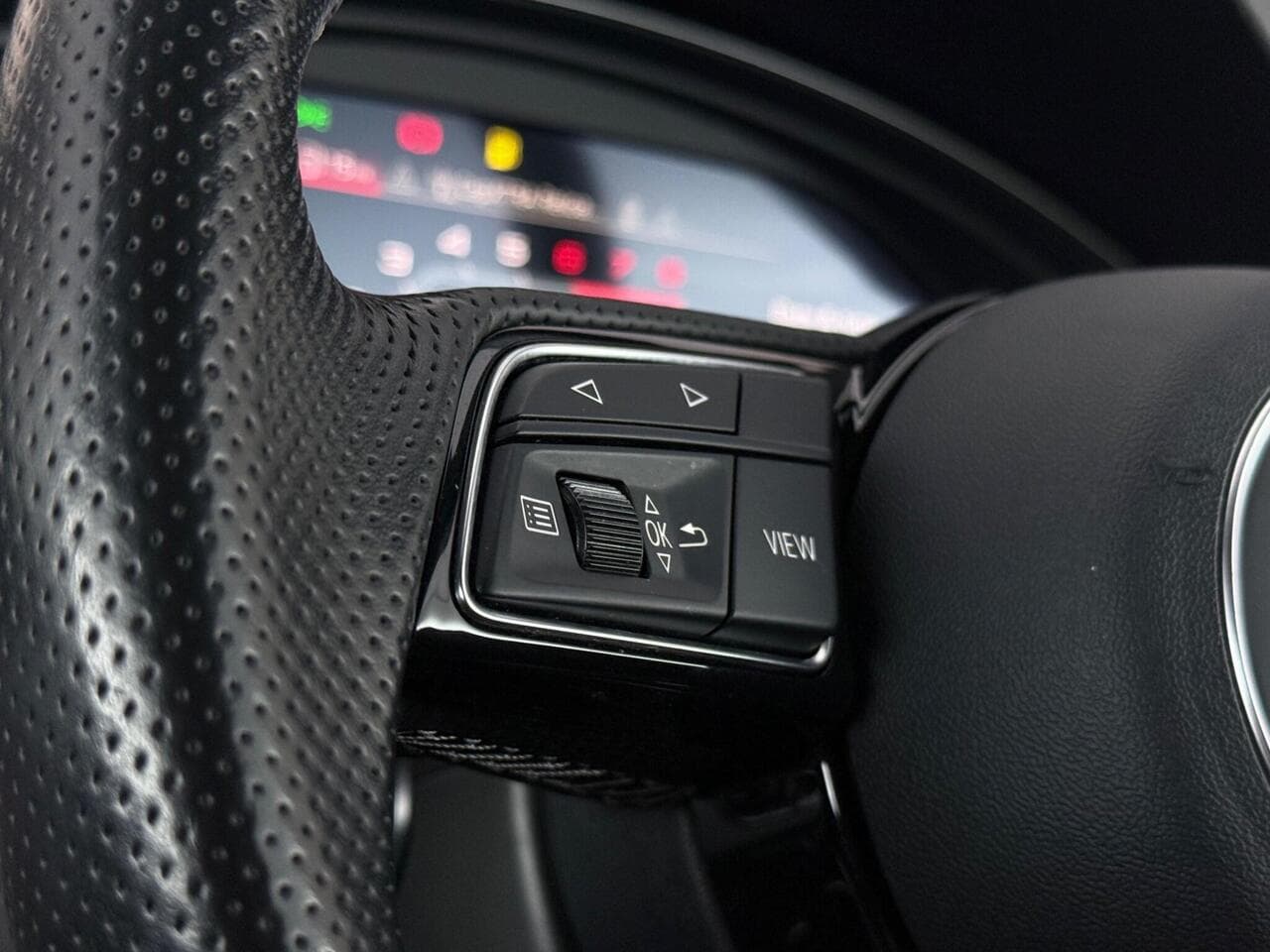 Audi A5 Cabriolet thumbnail Misc Controls