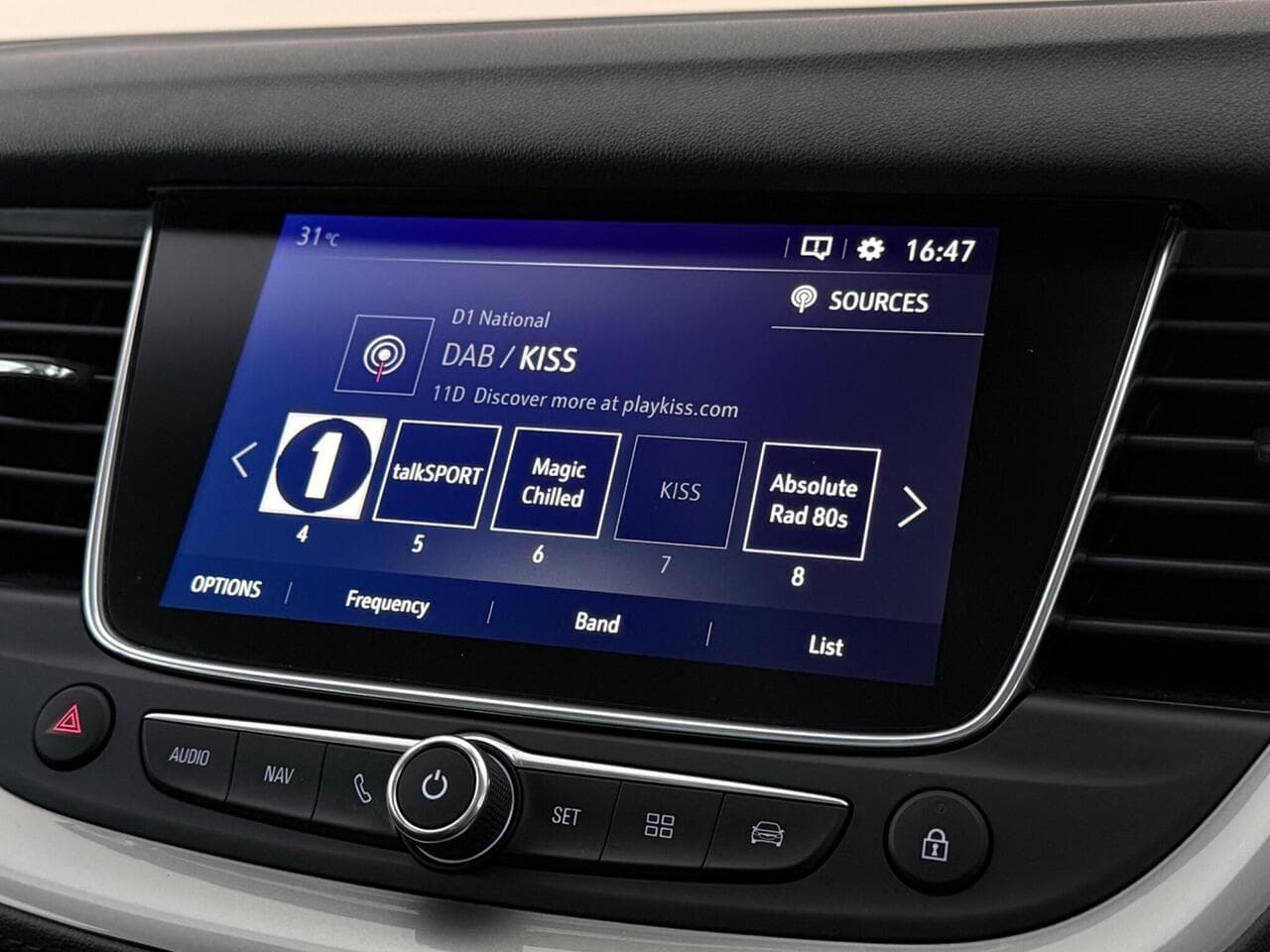 Vauxhall Grandland X thumbnail Infotainment System