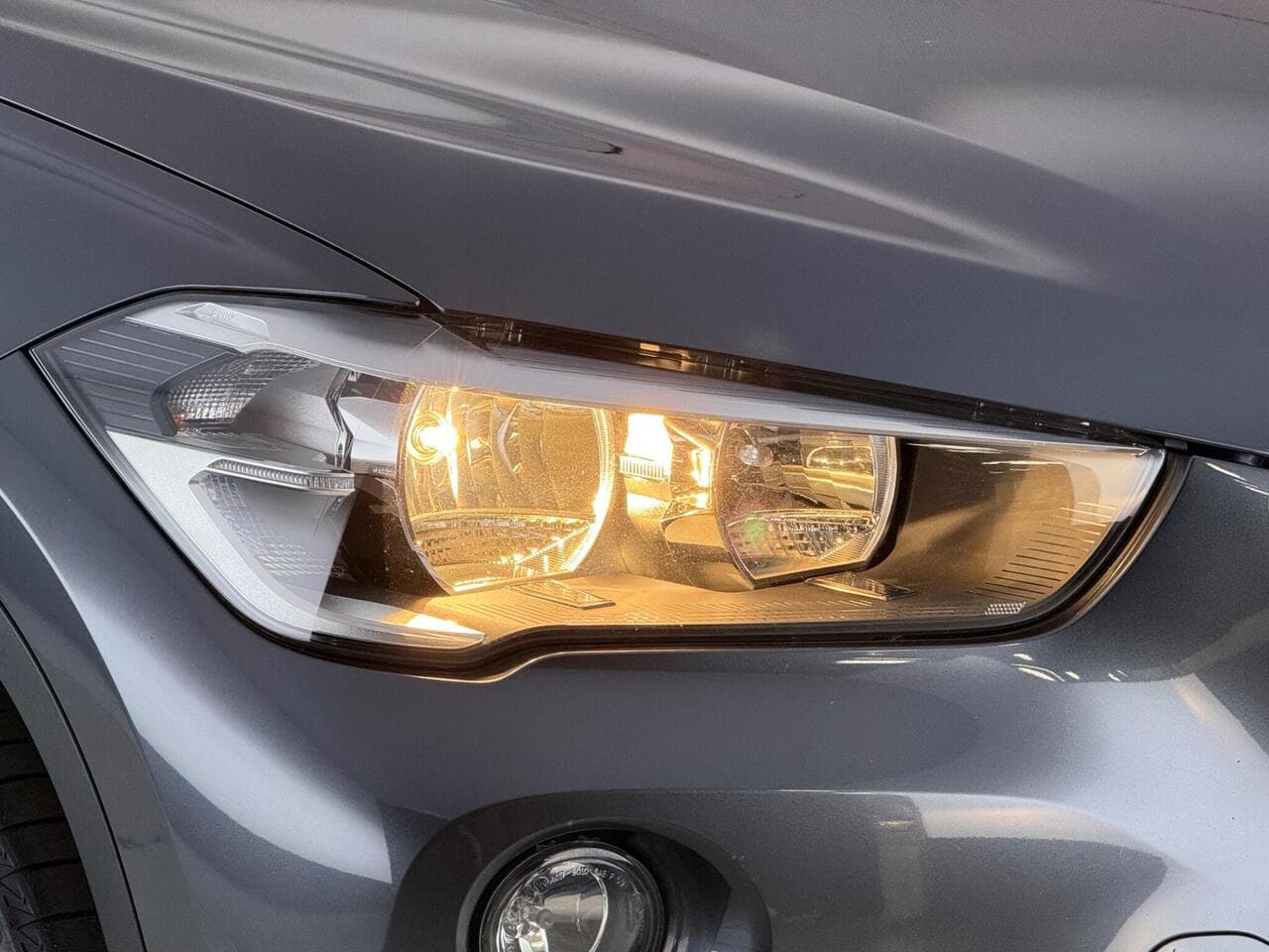 BMW X1 thumbnail Lights Front