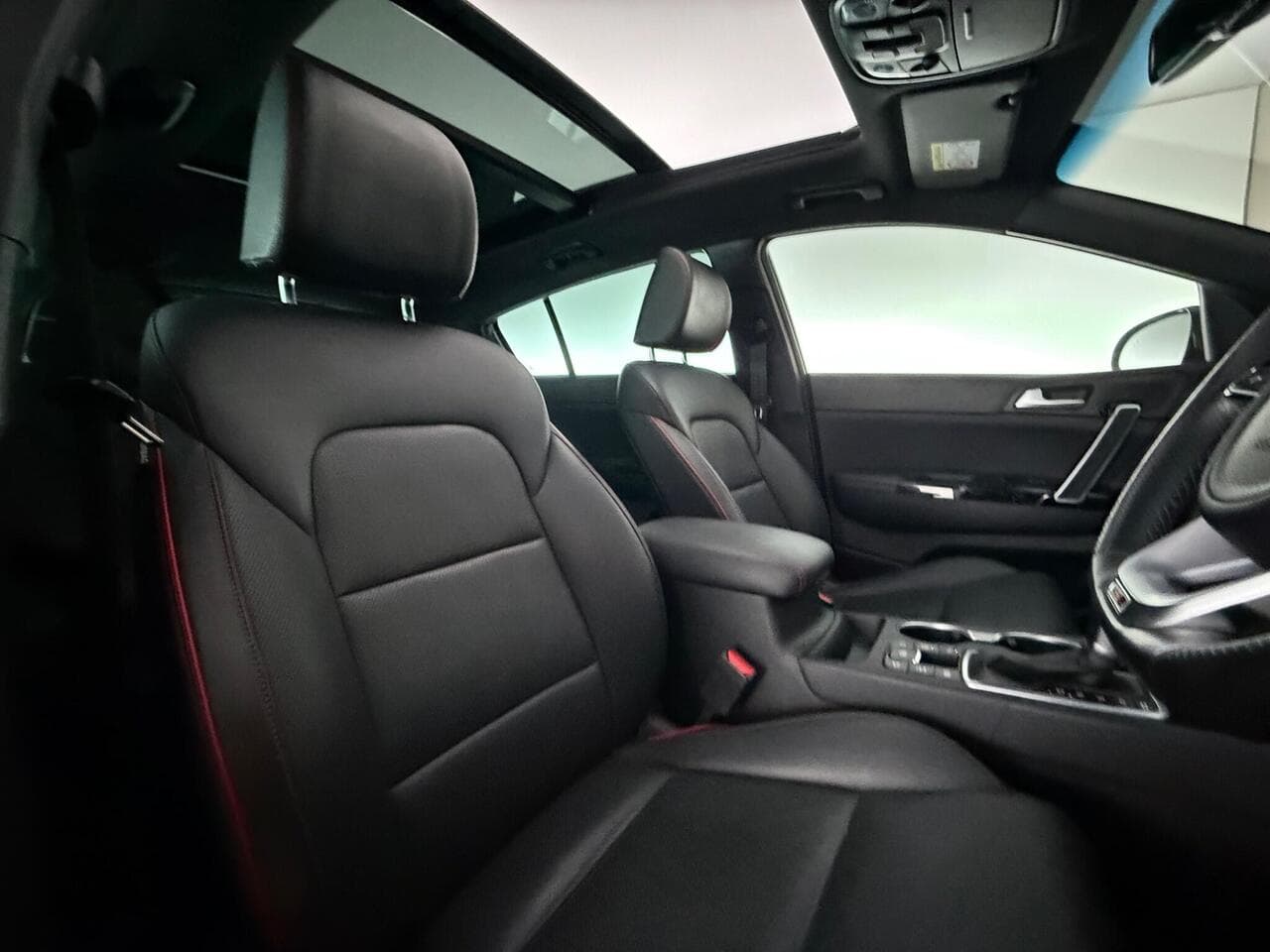 Kia Sportage thumbnail Seat Driver
