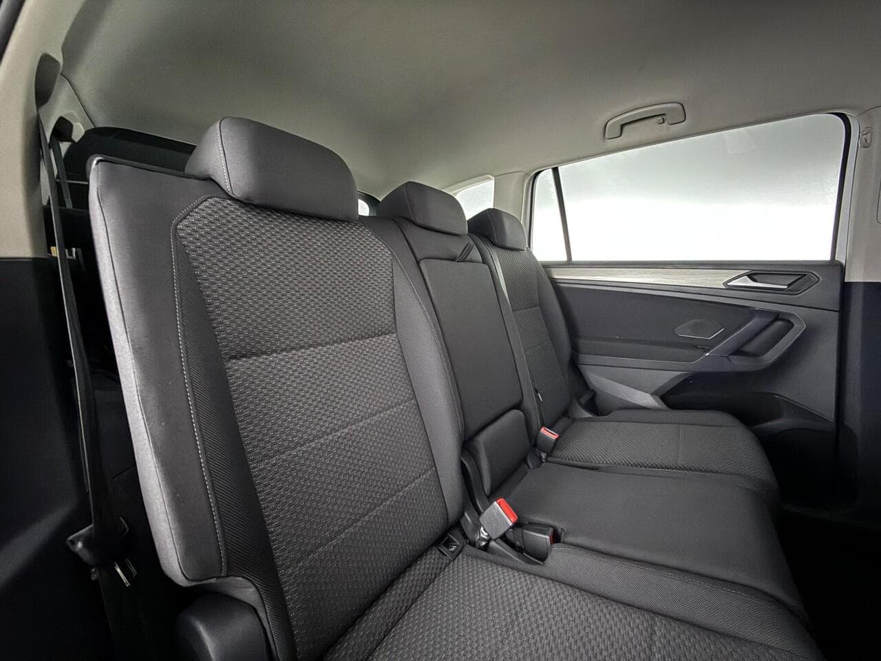 Volkswagen Tiguan Allspace thumbnail Seats Rear