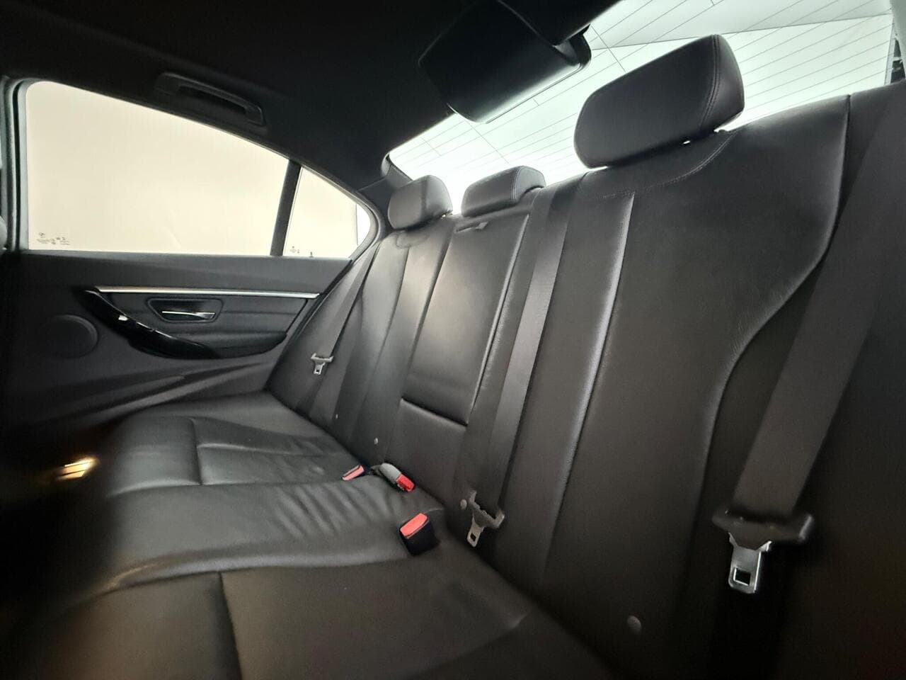 BMW 3 Series thumbnail Seats Rear