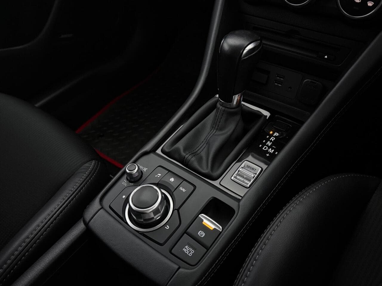 Mazda CX-3 thumbnail Interior Front