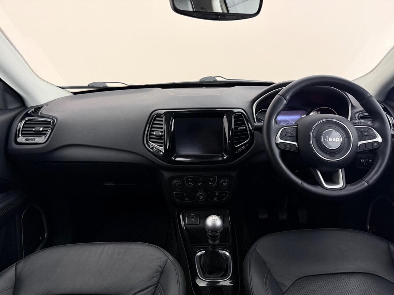 Jeep Compass thumbnail Interior Front