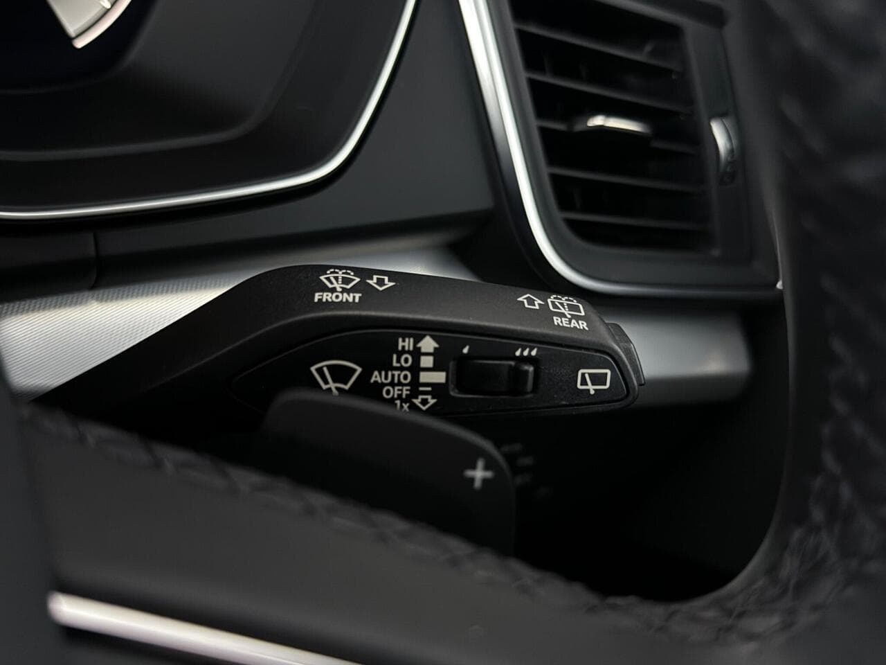 Audi Q5 thumbnail Misc Controls