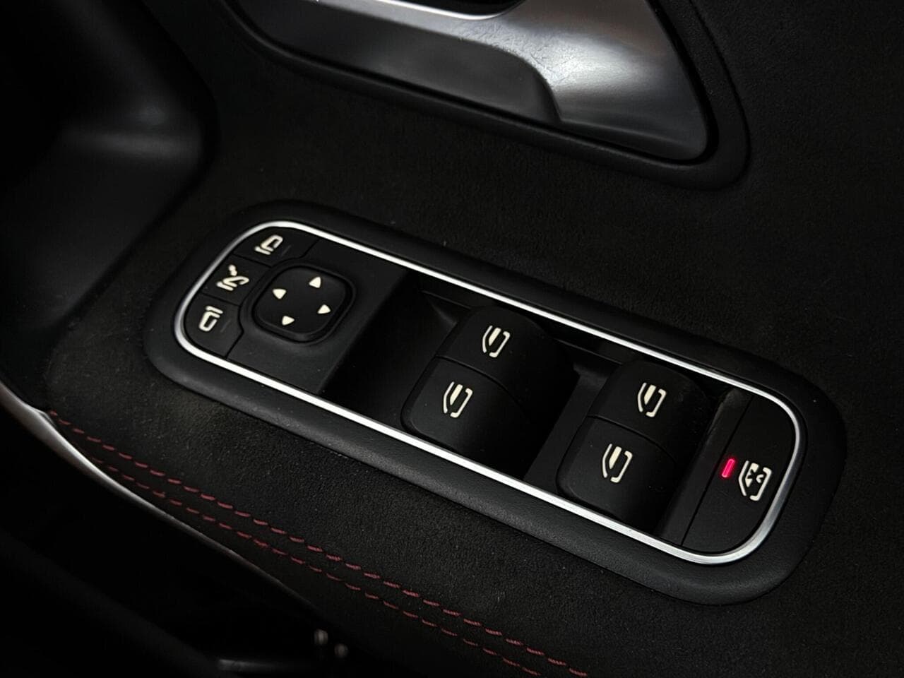 Mercedes-Benz A Class thumbnail Misc Controls