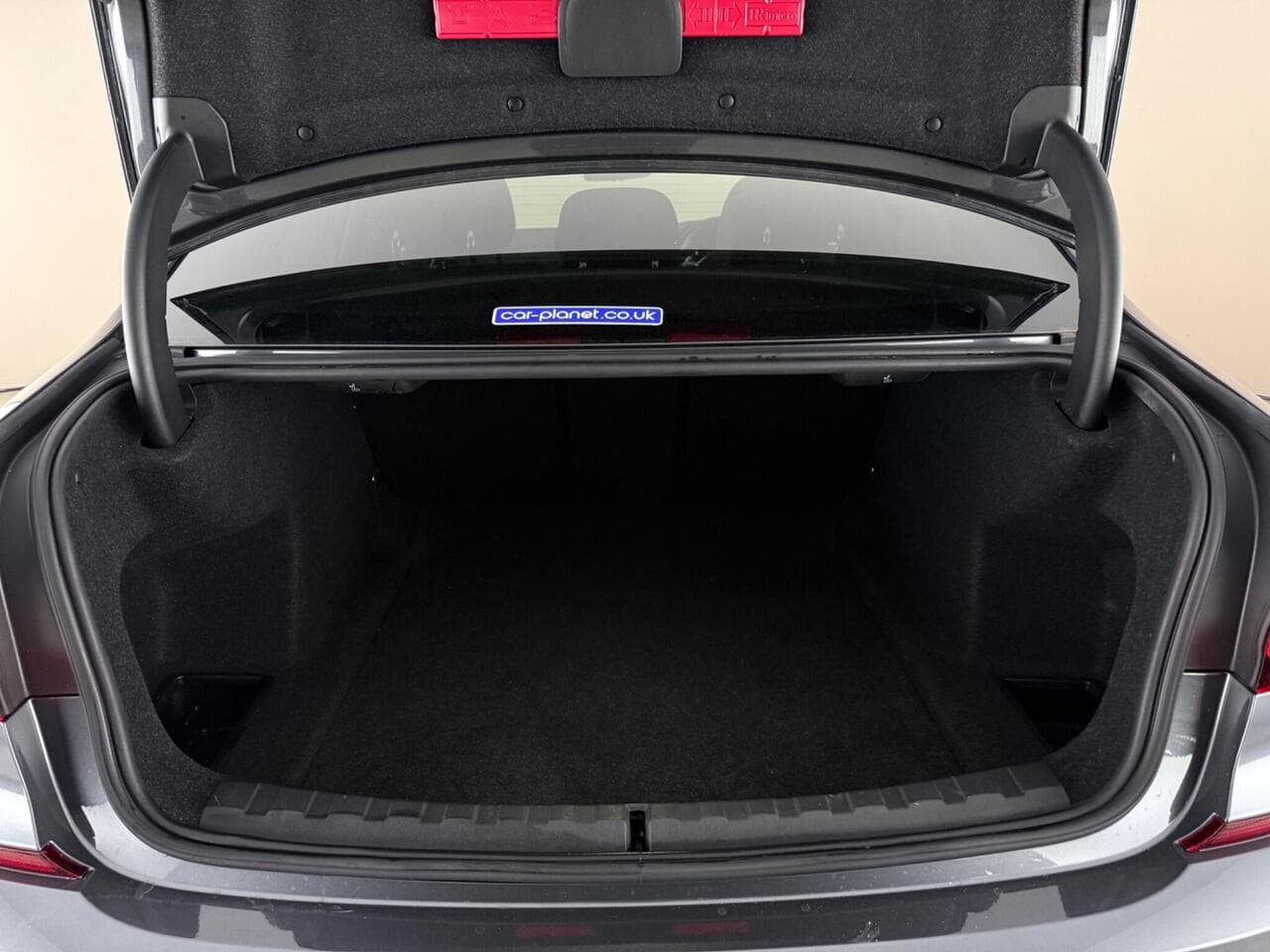 BMW 3 Series thumbnail Boot