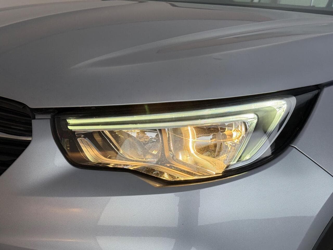 Vauxhall Grandland X thumbnail Lights Front