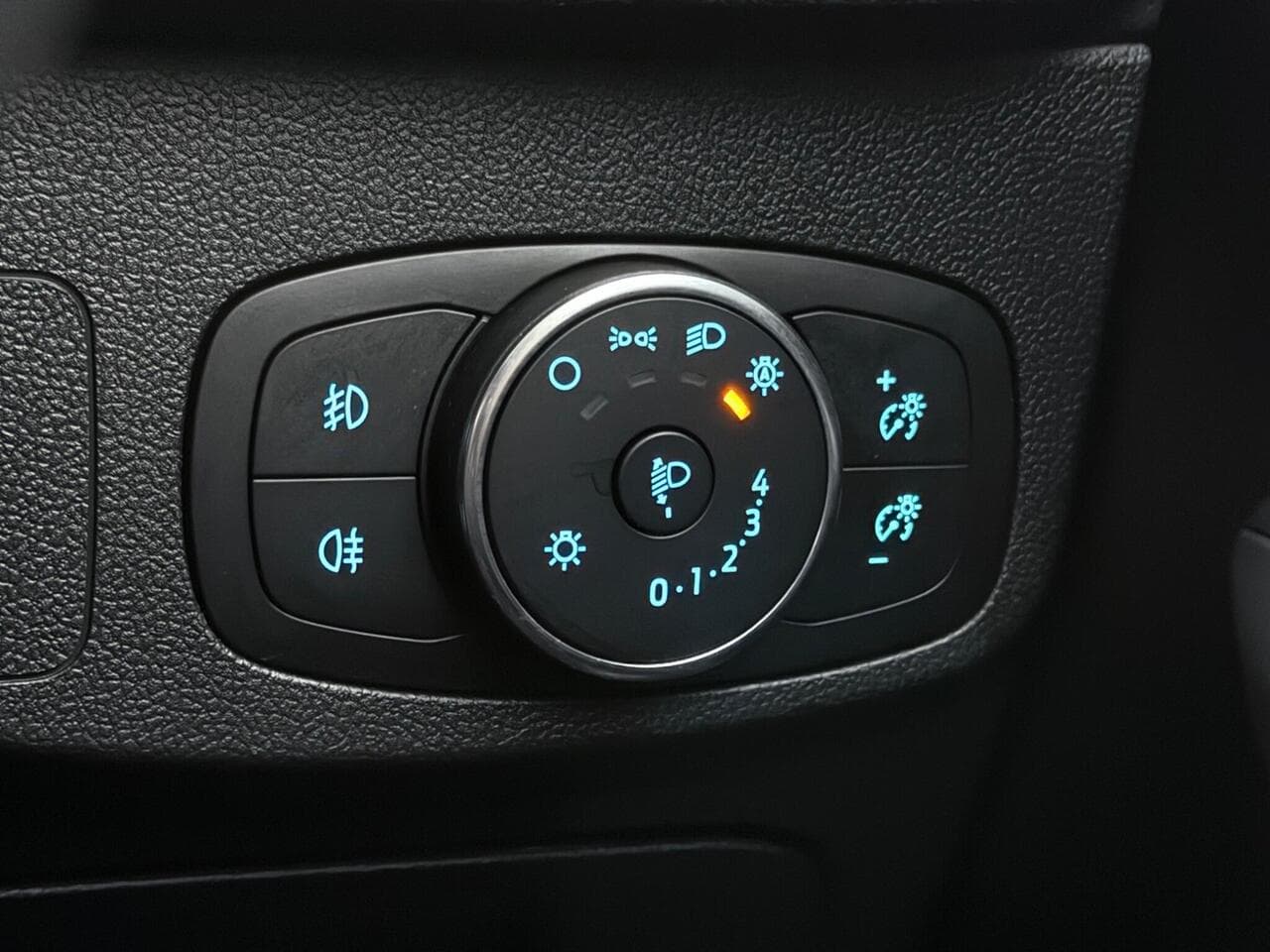 Ford Focus thumbnail Misc Controls