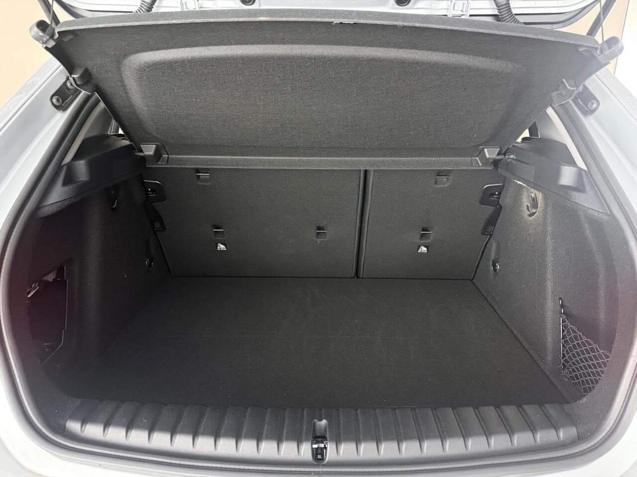BMW 1 Series thumbnail Boot