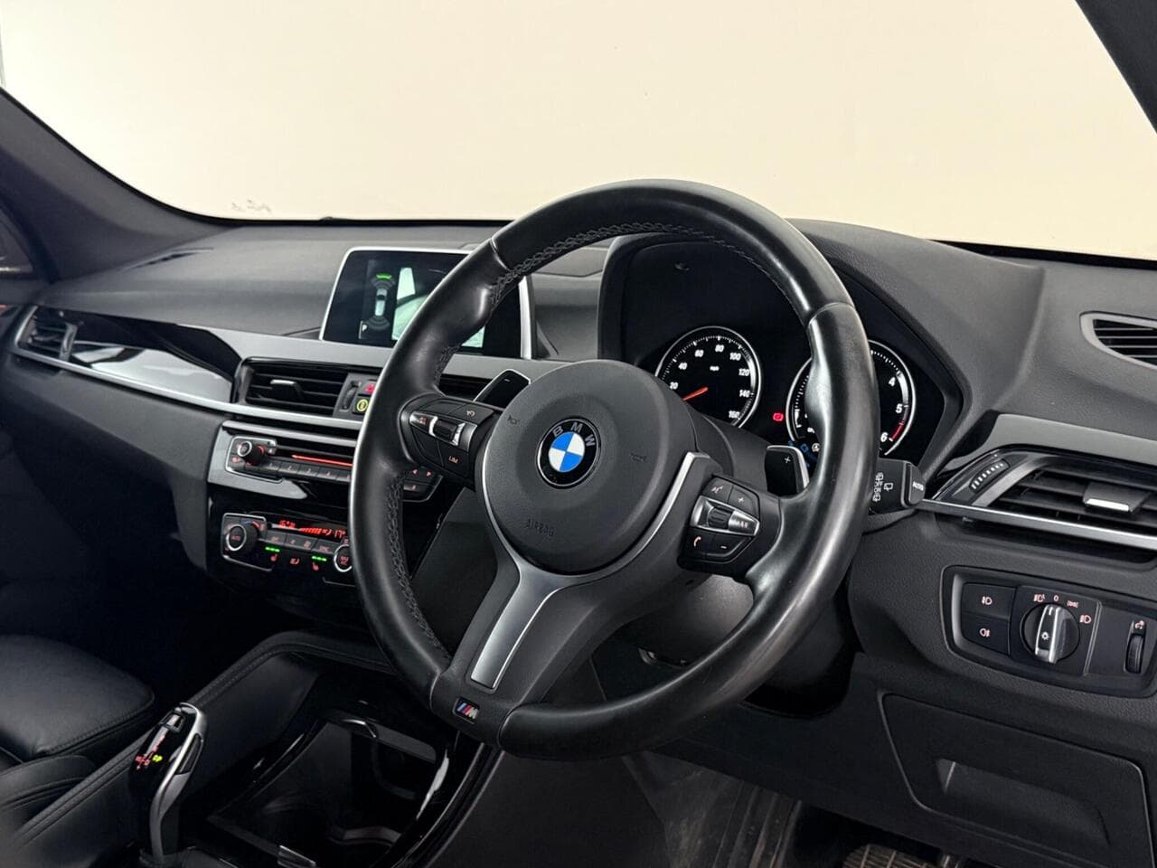 BMW X1 thumbnail Steering Wheel