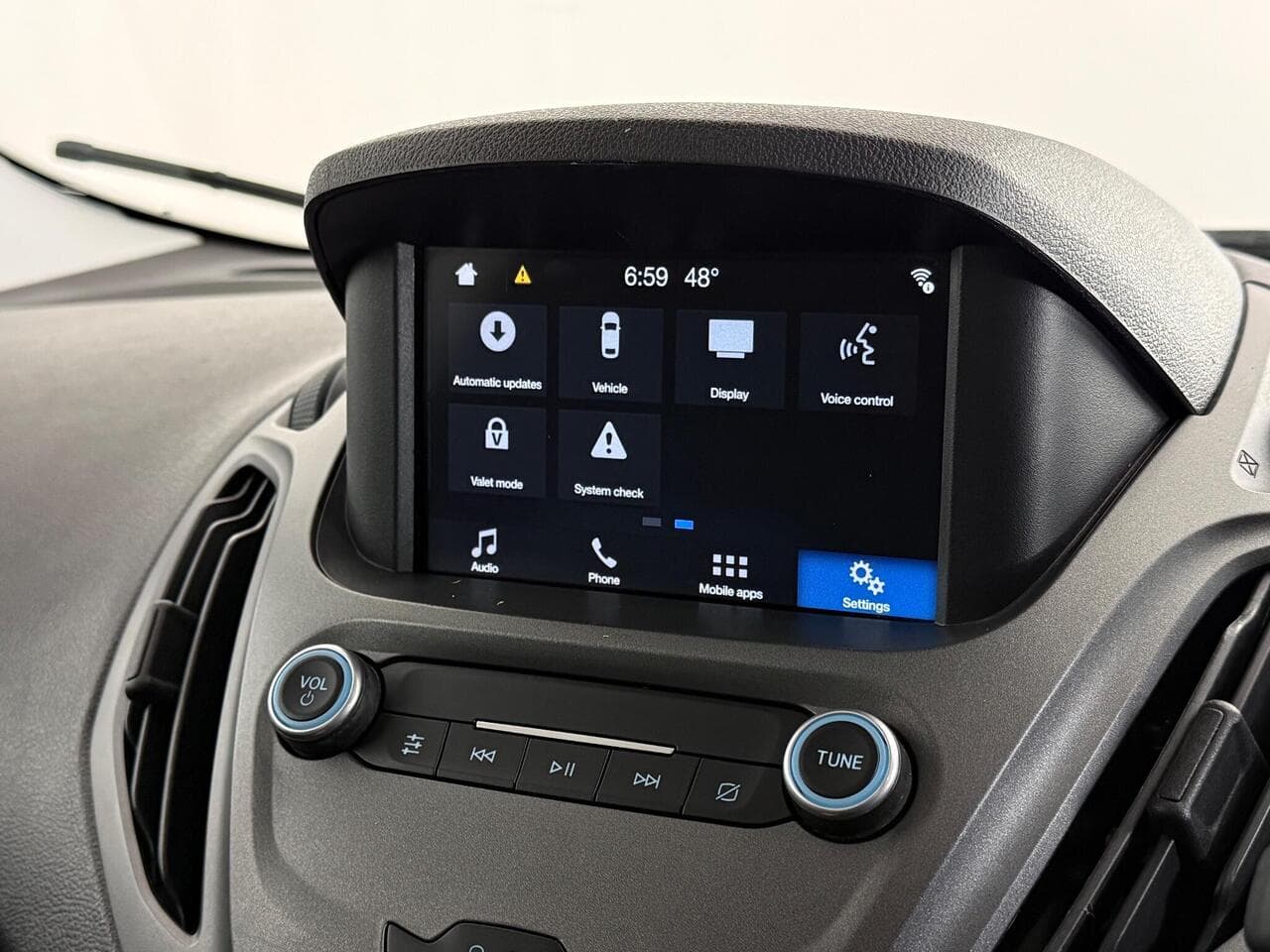 Ford Transit Courier thumbnail Infotainment System