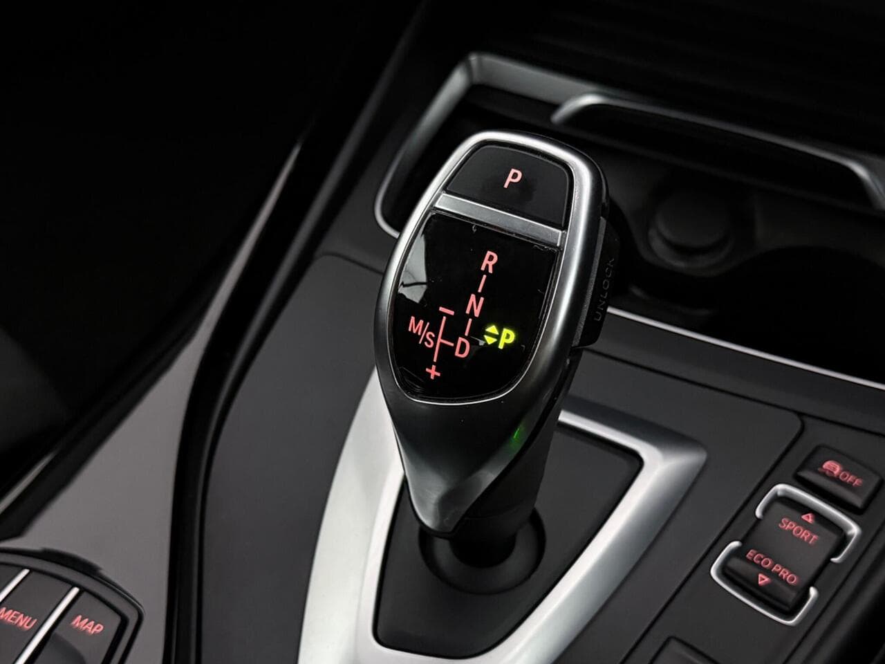BMW 2 Series thumbnail Interior Front